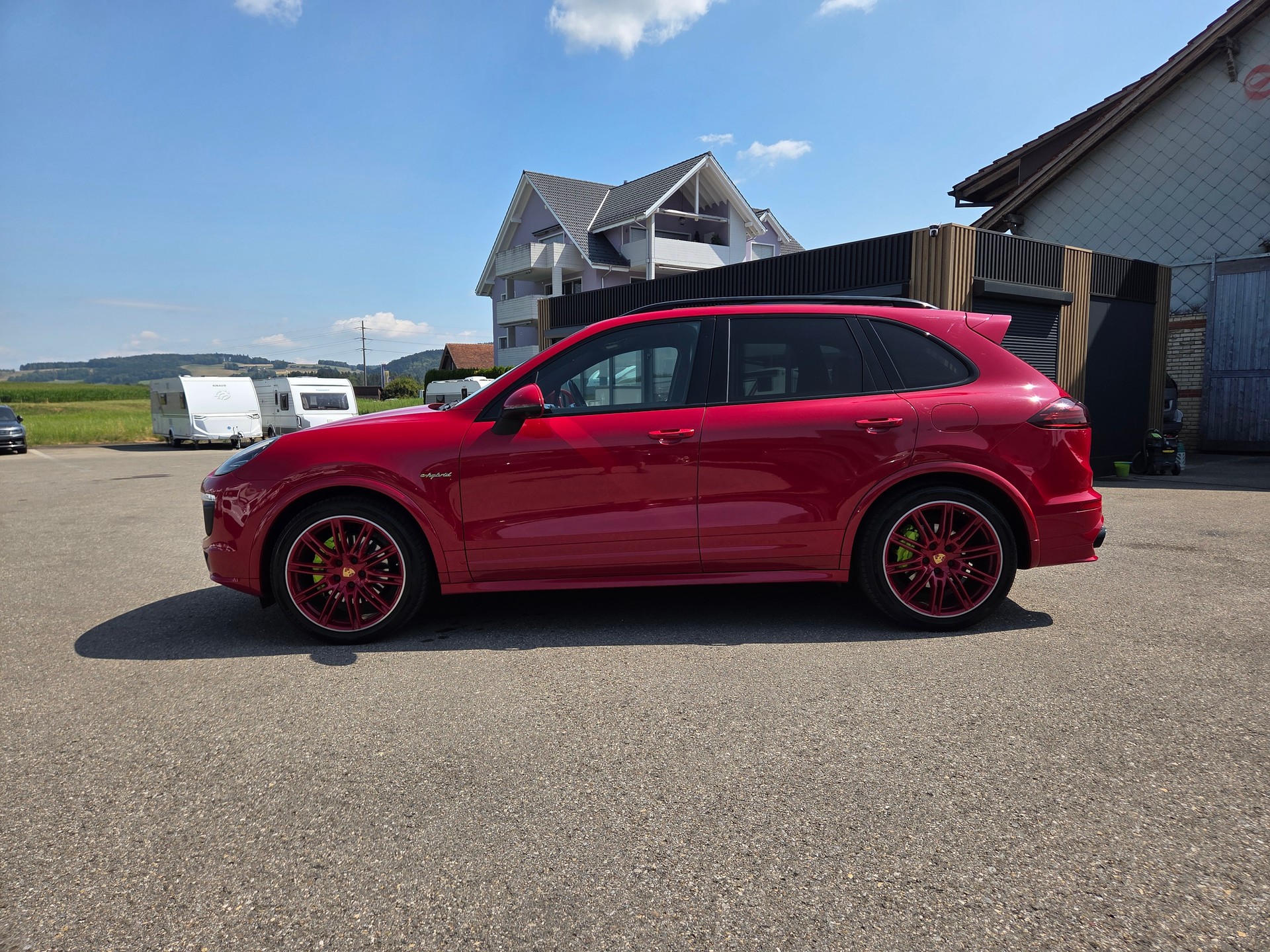 PORSCHE Cayenne S E-Hybrid-image-1