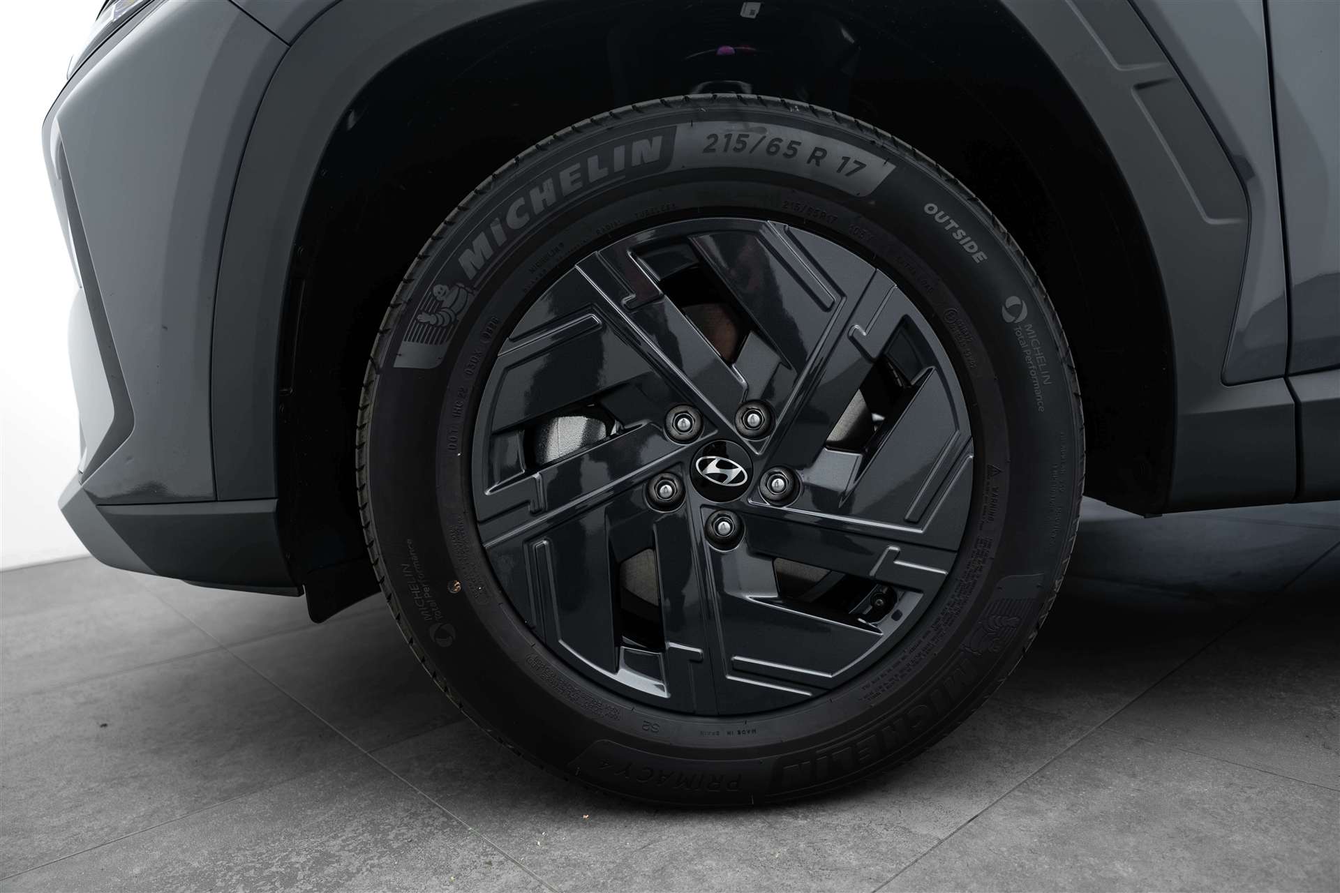 HYUNDAI Tucson 1.6 TGDI HEV Black Line Automat-image-4