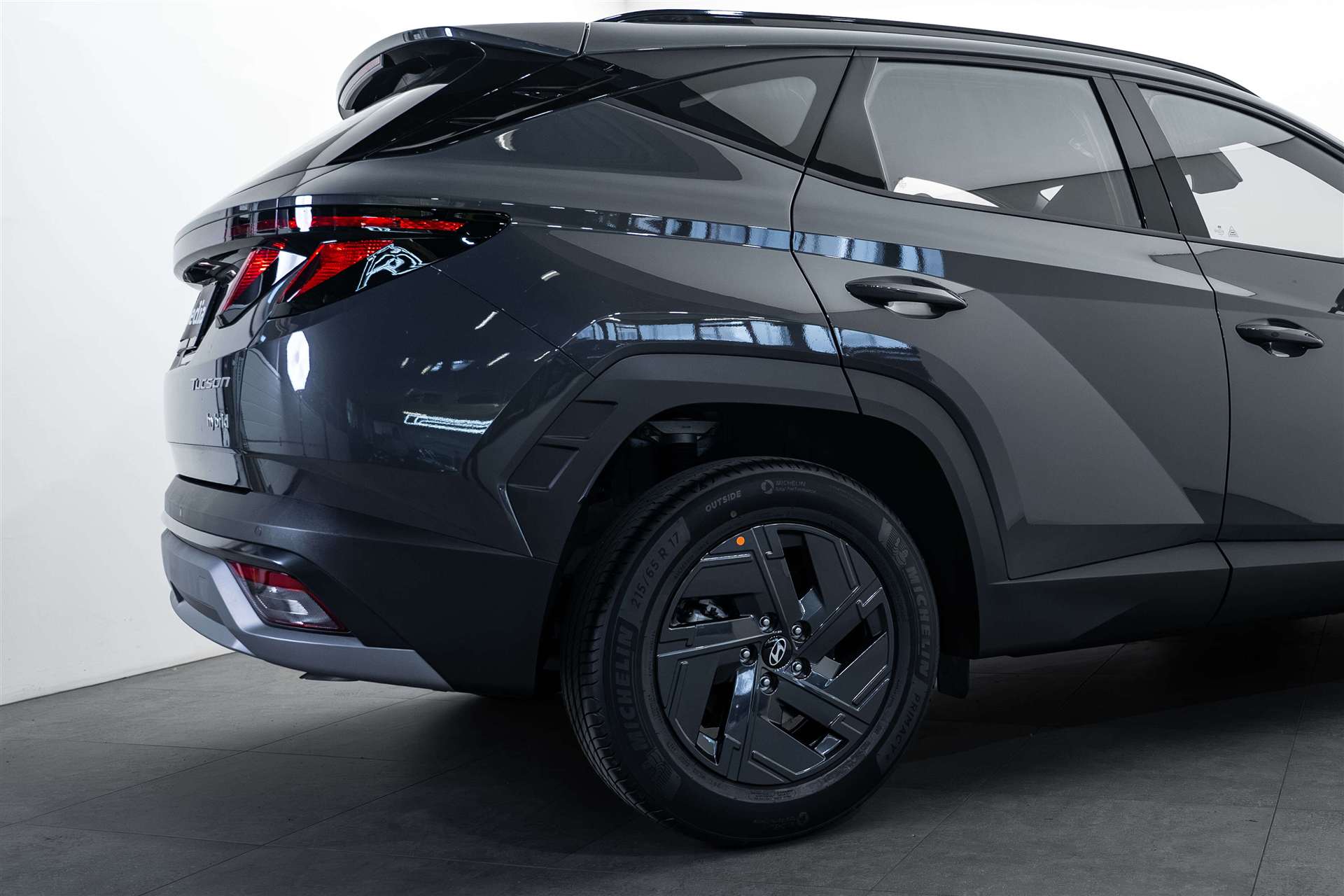 HYUNDAI Tucson 1.6 TGDI HEV Black Line Automat-image-3