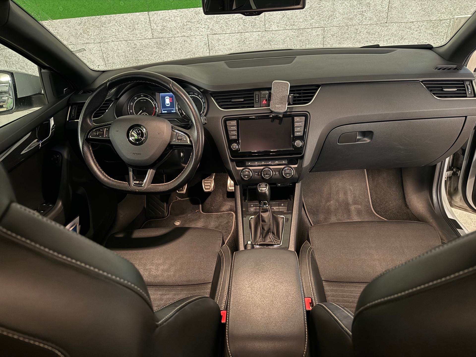 SKODA 2.0 TSI RS-image-4