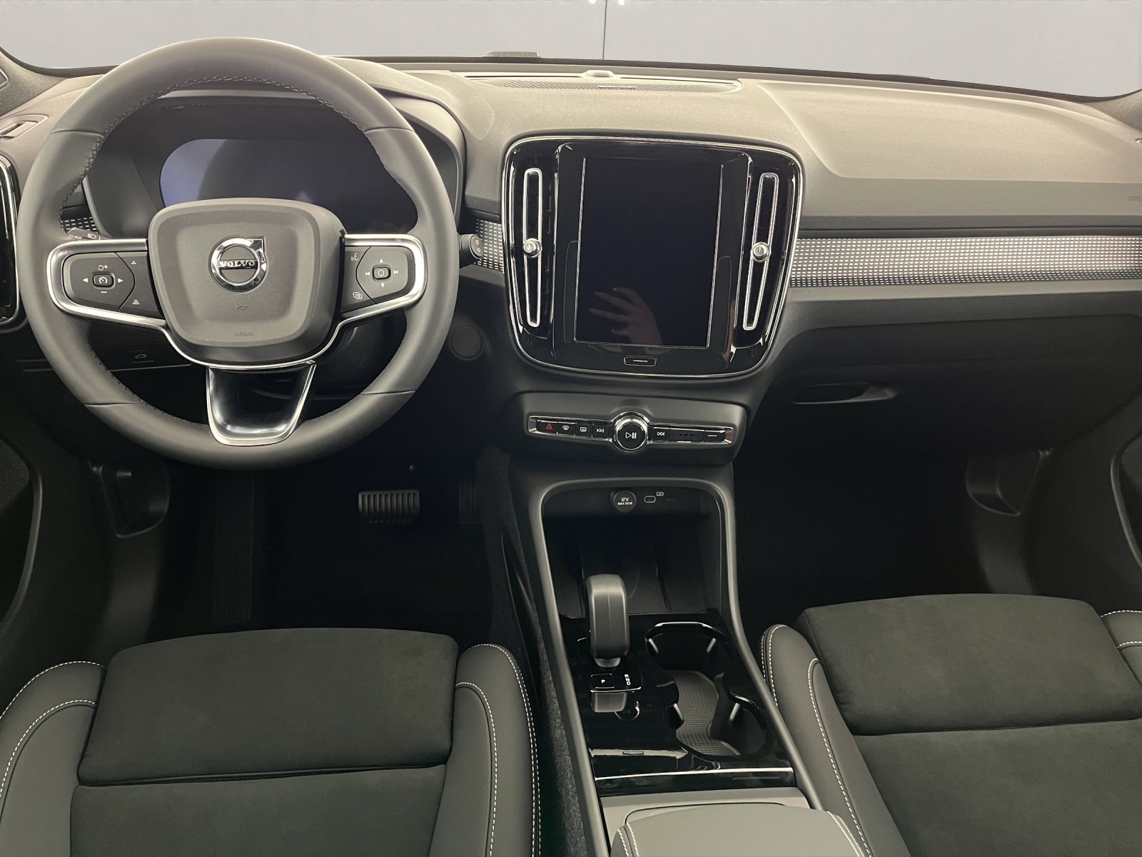 VOLVO EX40 Twin Black Edition AWD-image-7