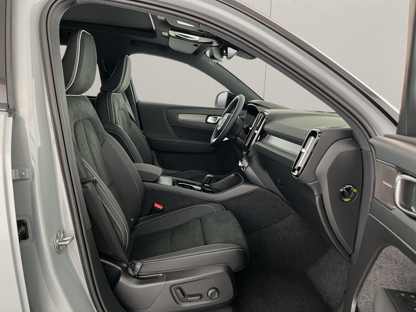 VOLVO EX40 Twin Black Edition AWD-image-9
