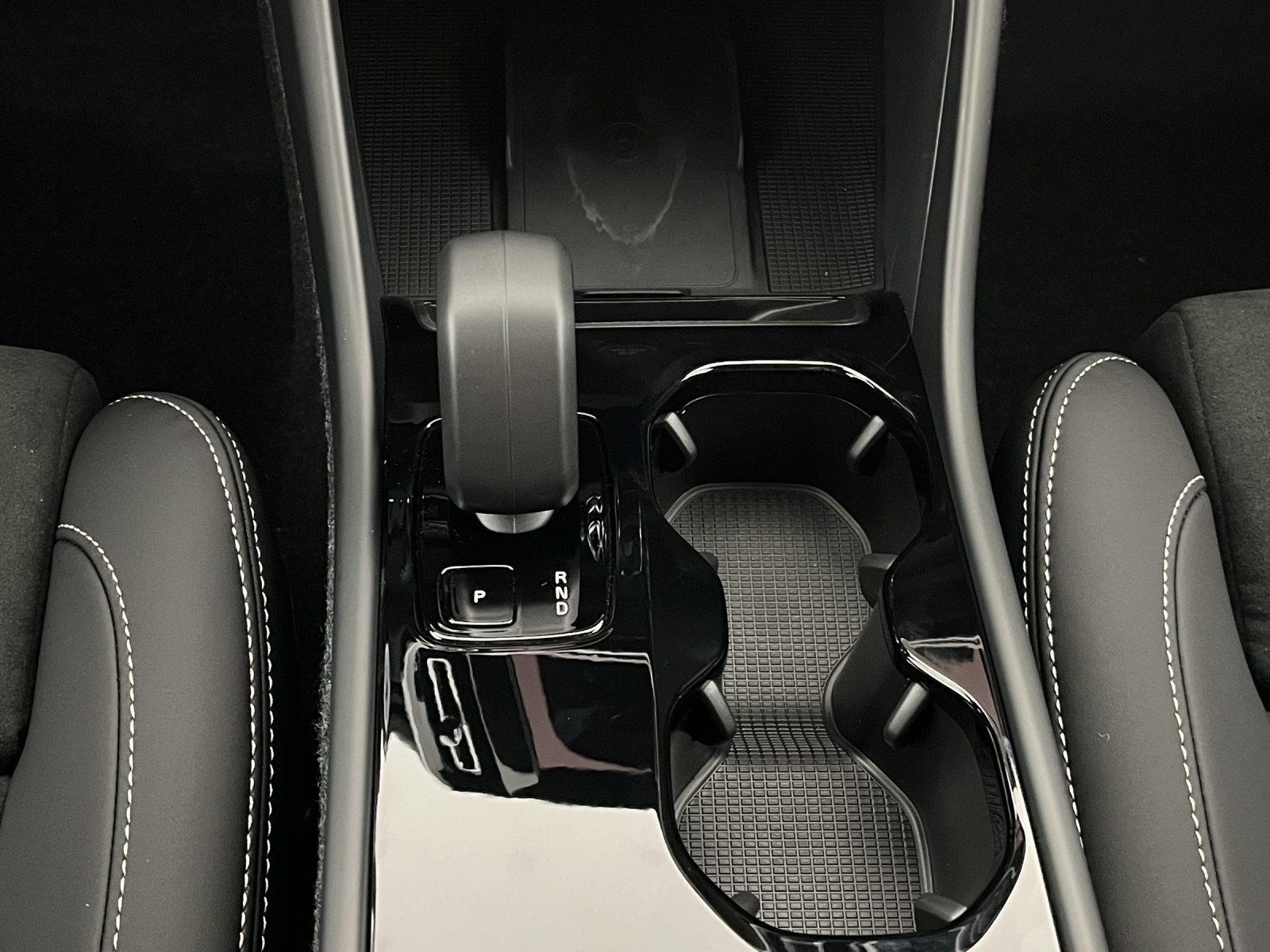 VOLVO EX40 Twin Black Edition AWD-image-14