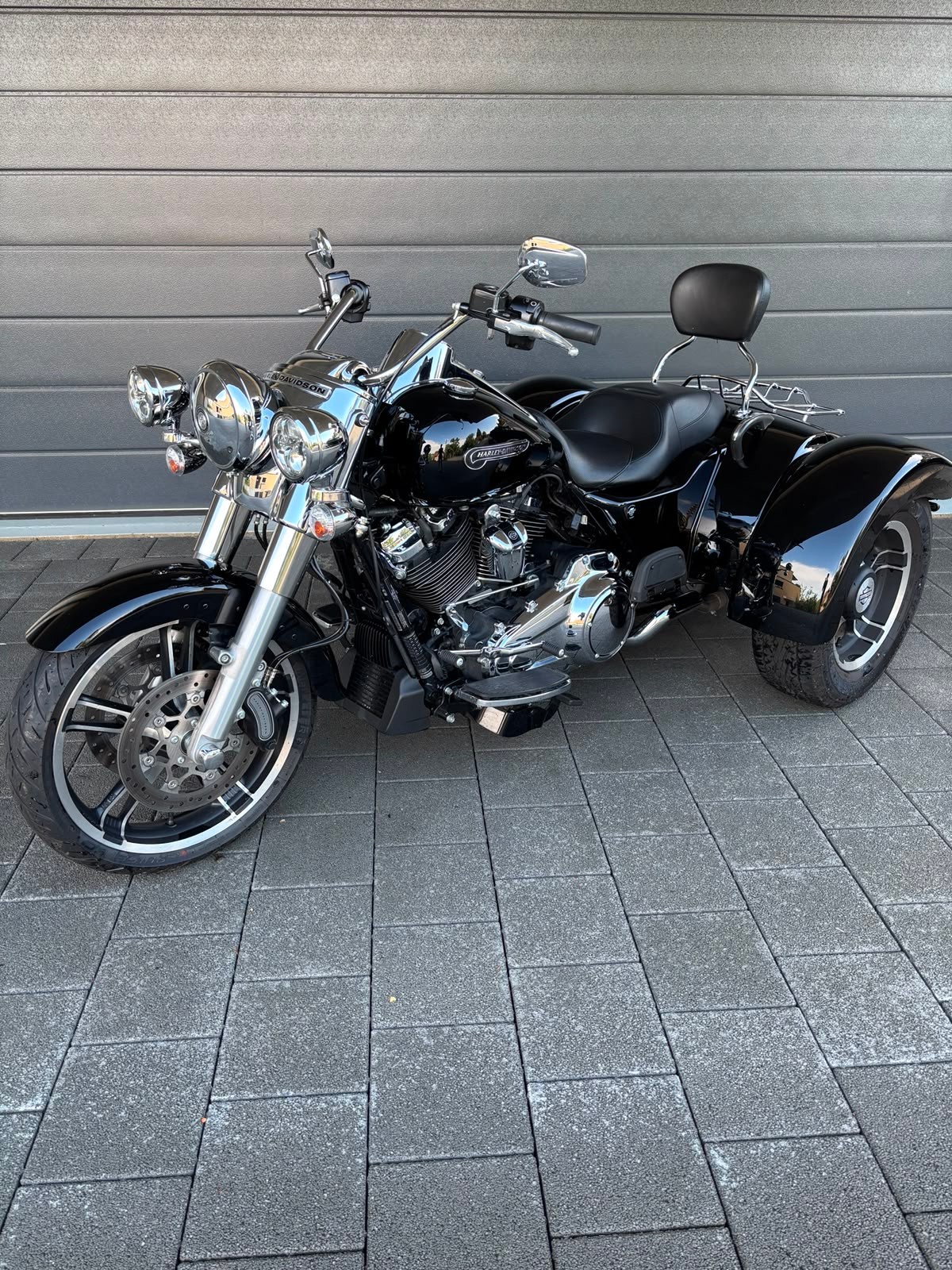 HARLEY-DAVIDSON FLRT Freewheeler-image-1