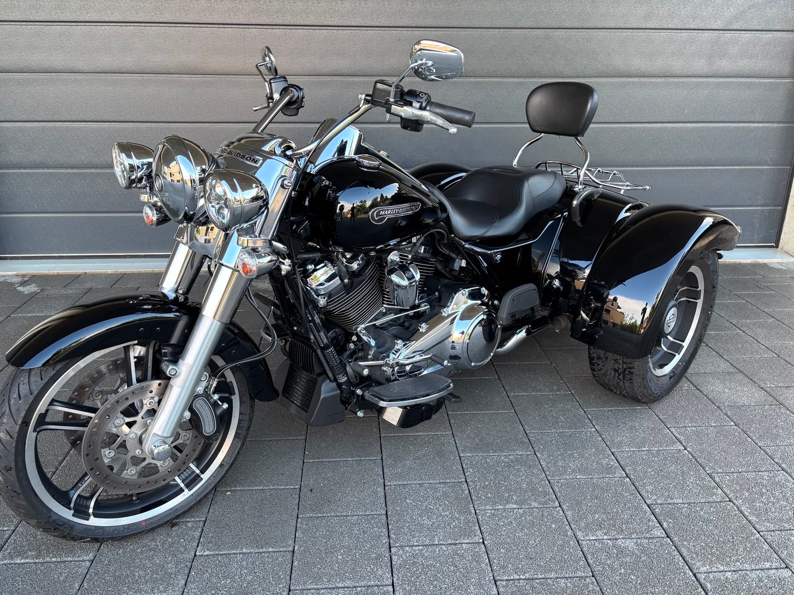 HARLEY-DAVIDSON FLRT Freewheeler
