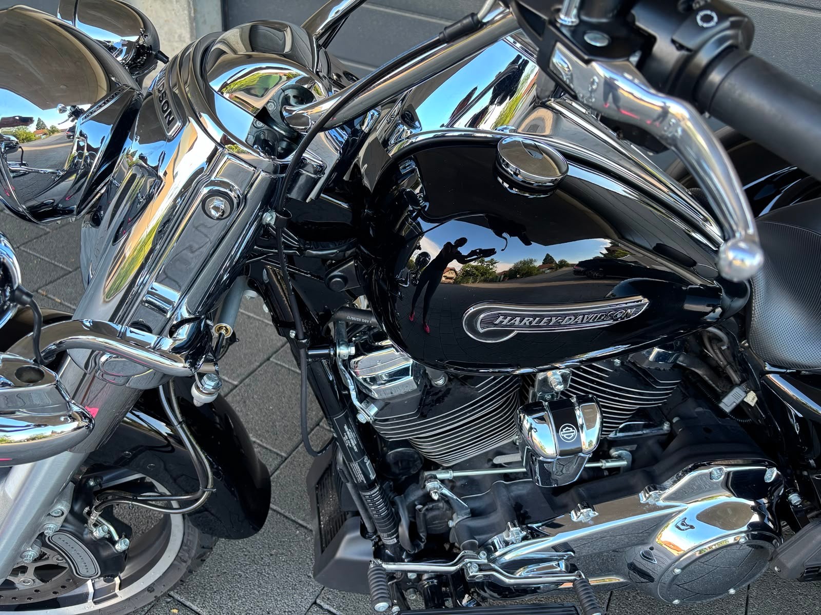 HARLEY-DAVIDSON FLRT Freewheeler-image-2