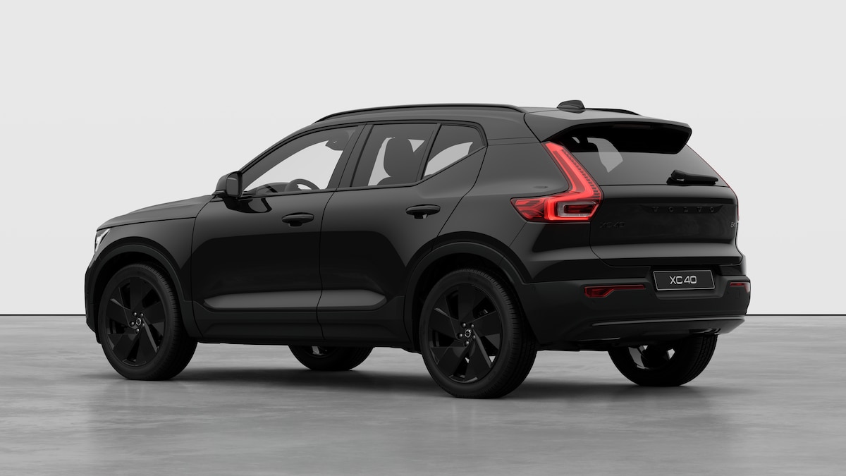 VOLVO XC40 2.0 B4 MH Black Edition-image-1
