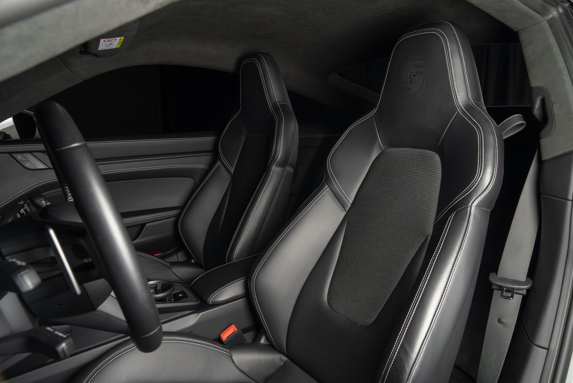 PORSCHE 911 GT3 Touring PDK-image-13