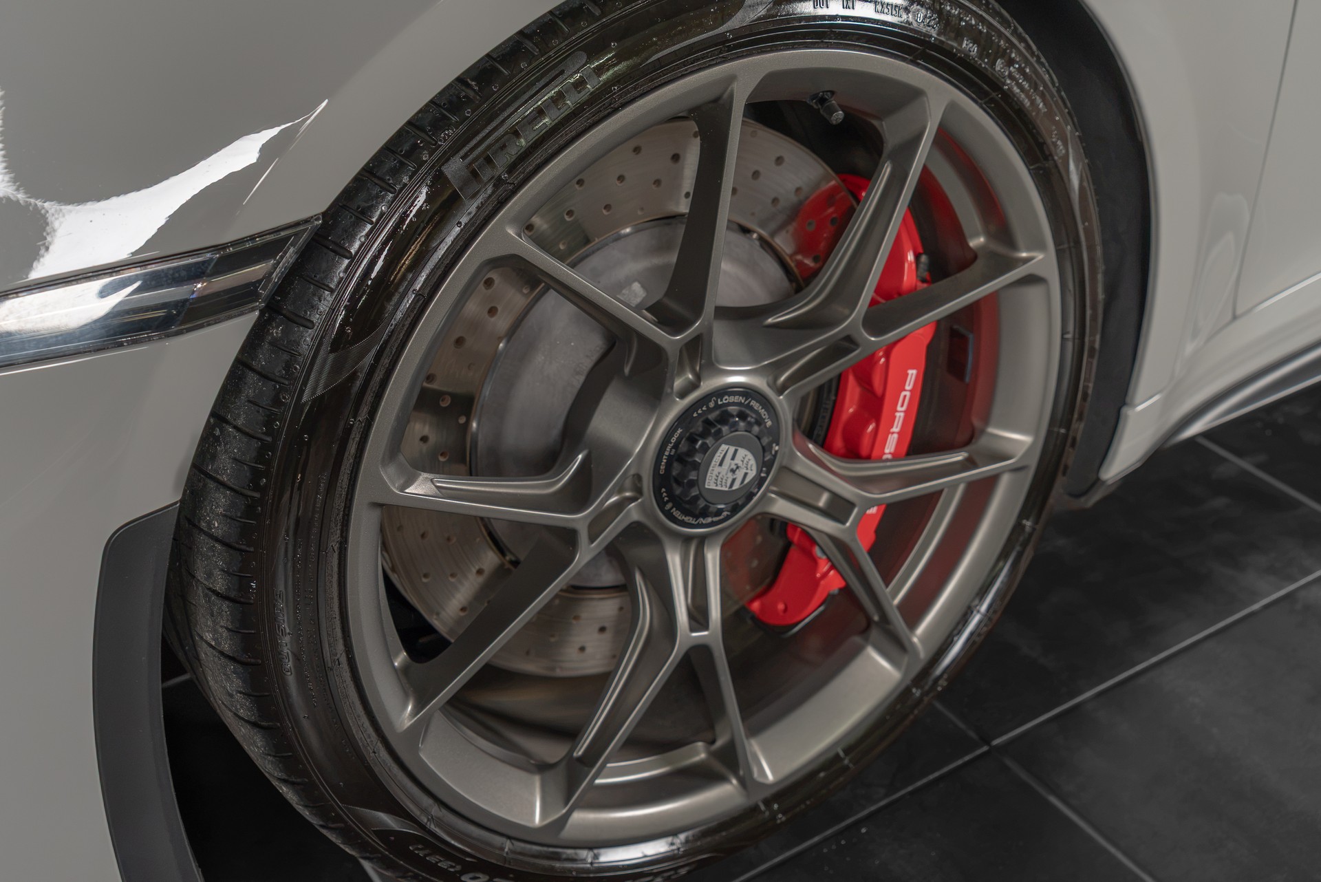 PORSCHE 911 GT3 Touring PDK-image-9