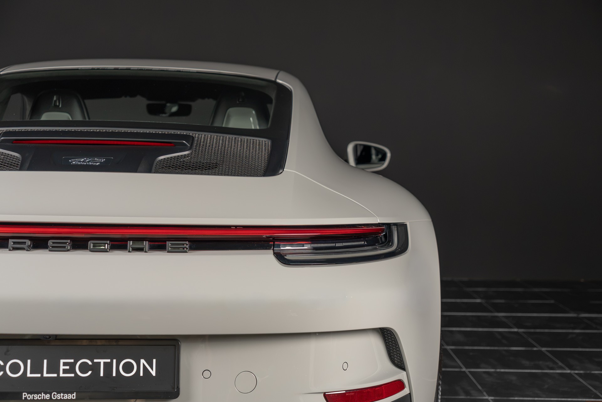 PORSCHE 911 GT3 Touring PDK-image-8