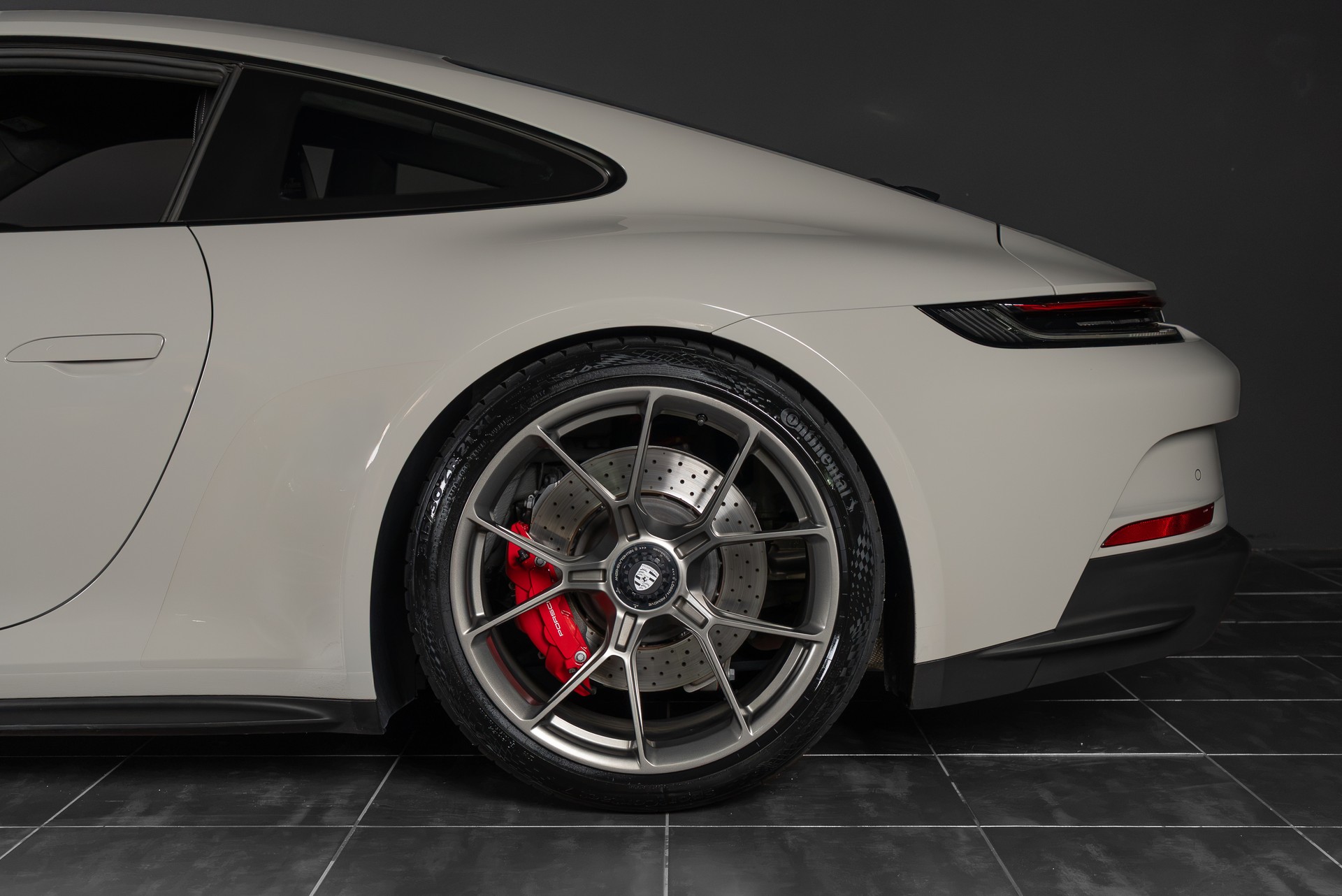 PORSCHE 911 GT3 Touring PDK-image-3