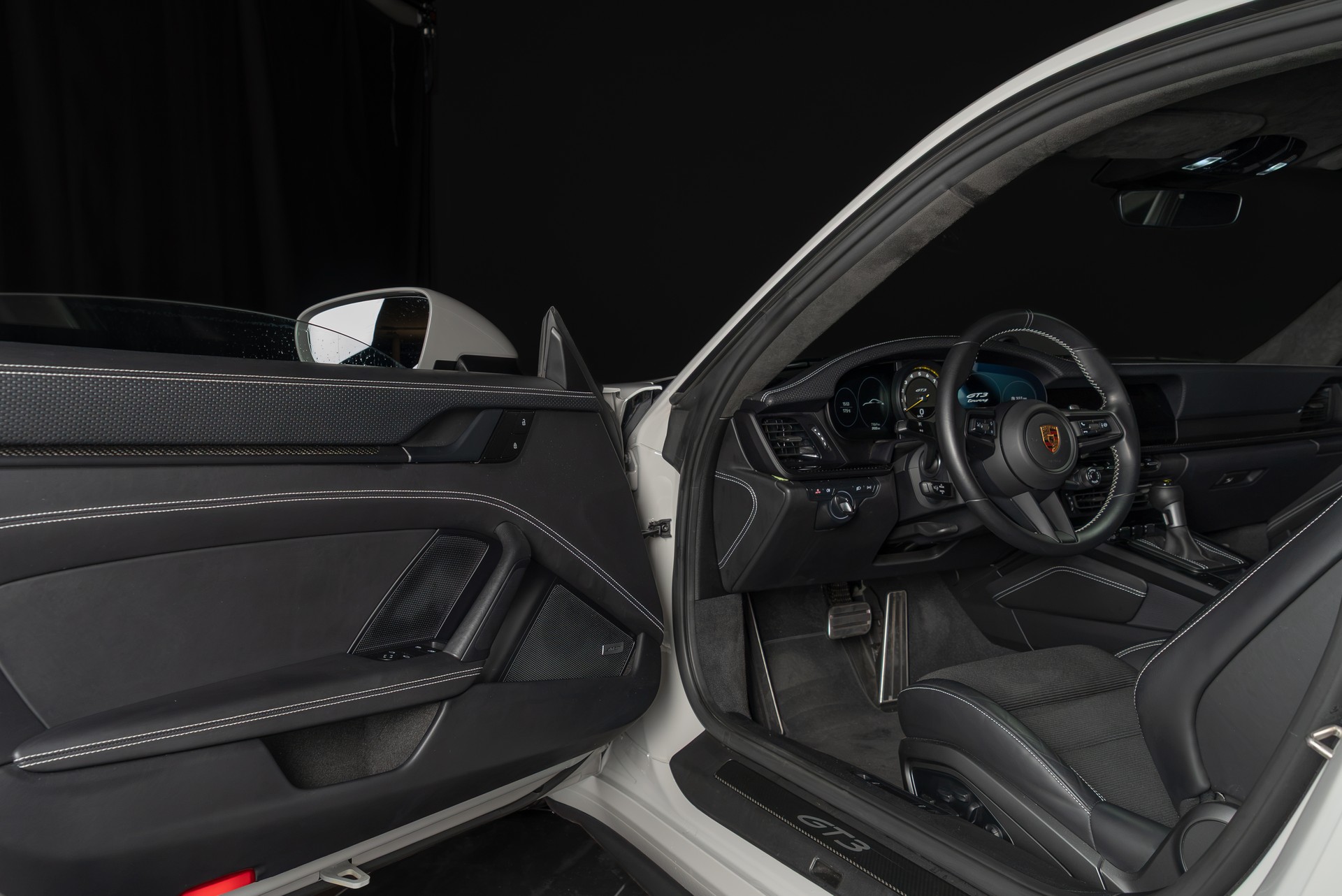 PORSCHE 911 GT3 Touring PDK-image-10