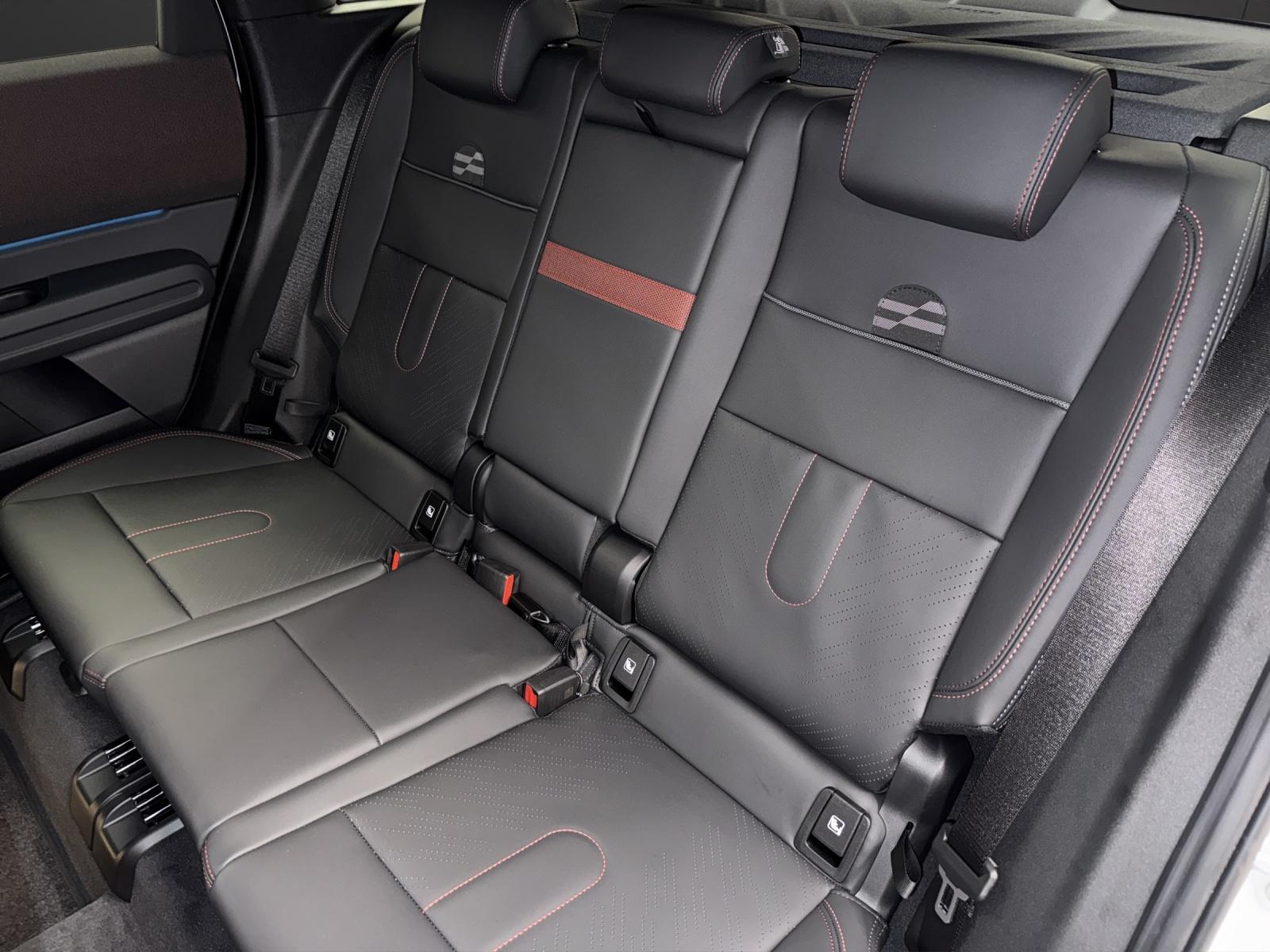 MINI Countryman U25 2.0i John Cooper Works ALL4-image-15