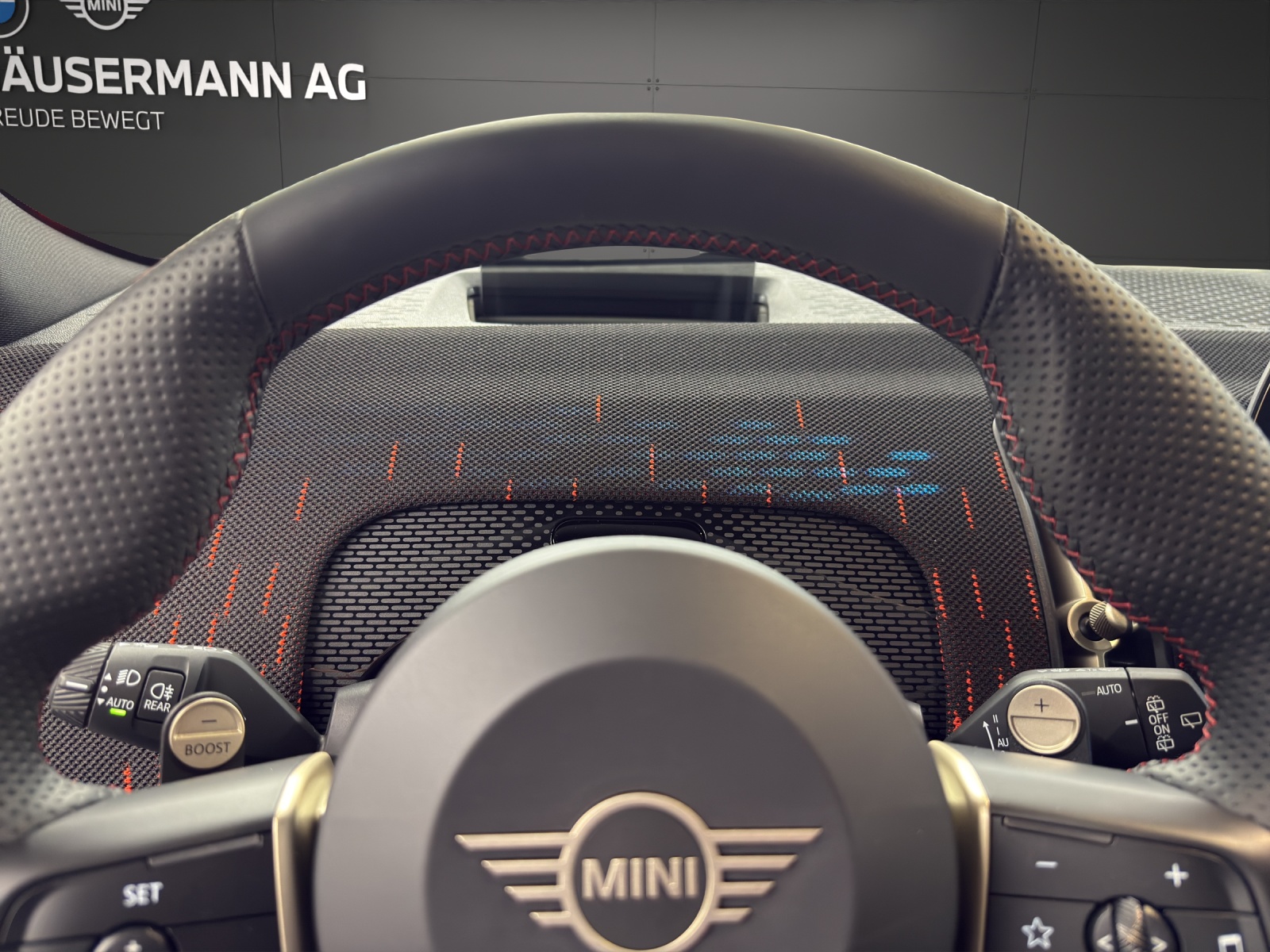 MINI Countryman U25 2.0i John Cooper Works ALL4-image-13