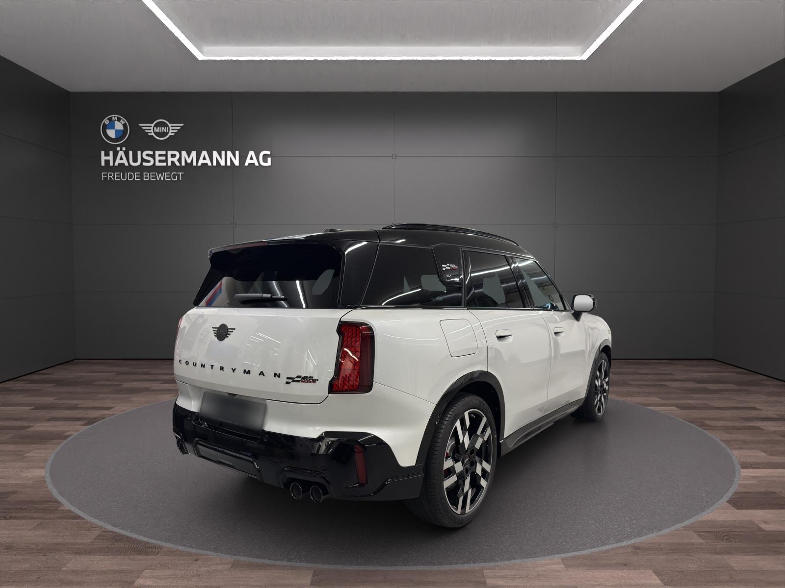 MINI Countryman U25 2.0i John Cooper Works ALL4-image-4