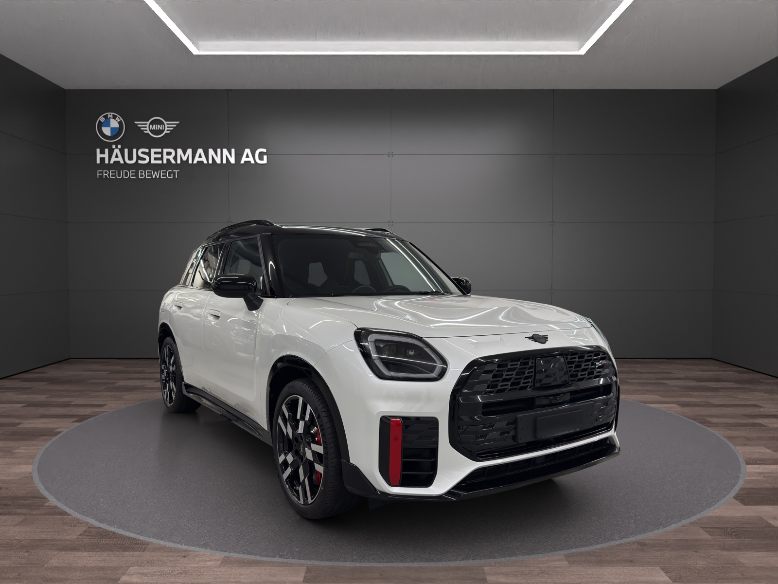 MINI Countryman U25 2.0i John Cooper Works ALL4-image-2