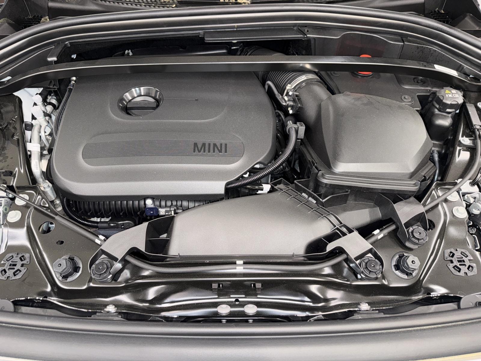 MINI Countryman U25 2.0i John Cooper Works ALL4-image-23