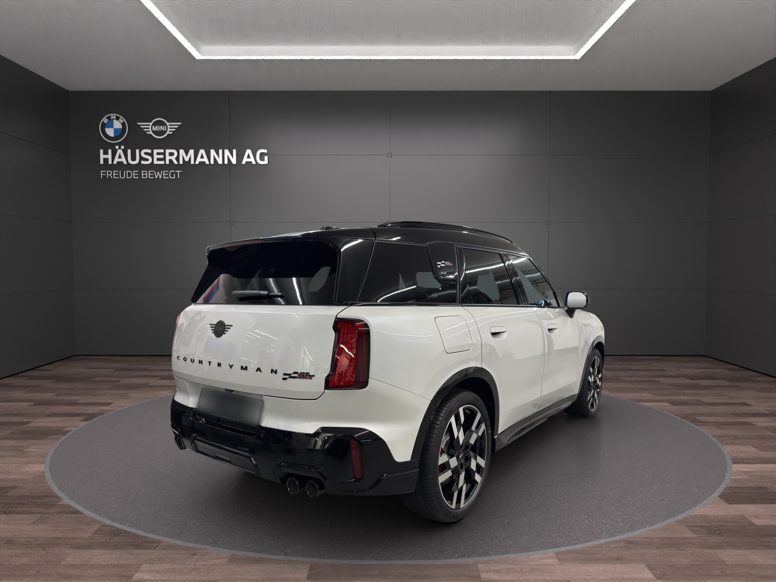 MINI Countryman U25 2.0i John Cooper Works ALL4-image-4