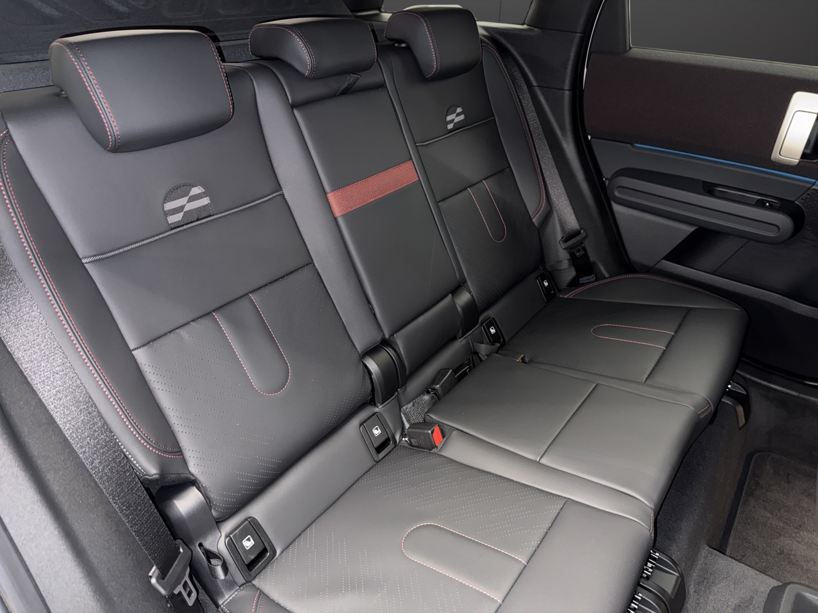 MINI Countryman U25 2.0i John Cooper Works ALL4-image-18