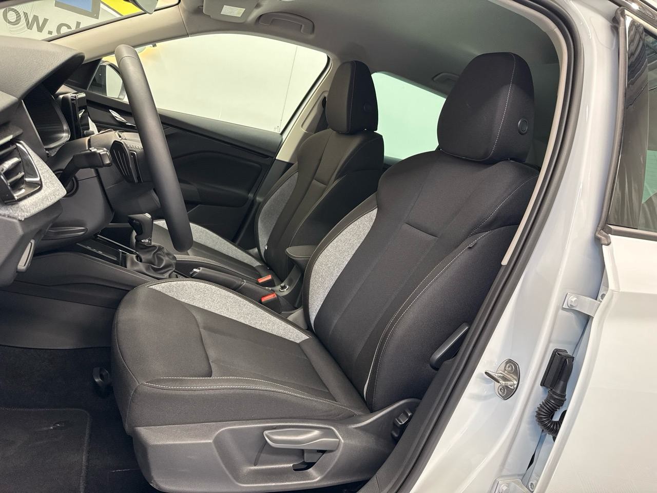 SKODA Kamiq 1.0 TSI Selection Black Pack-image-3