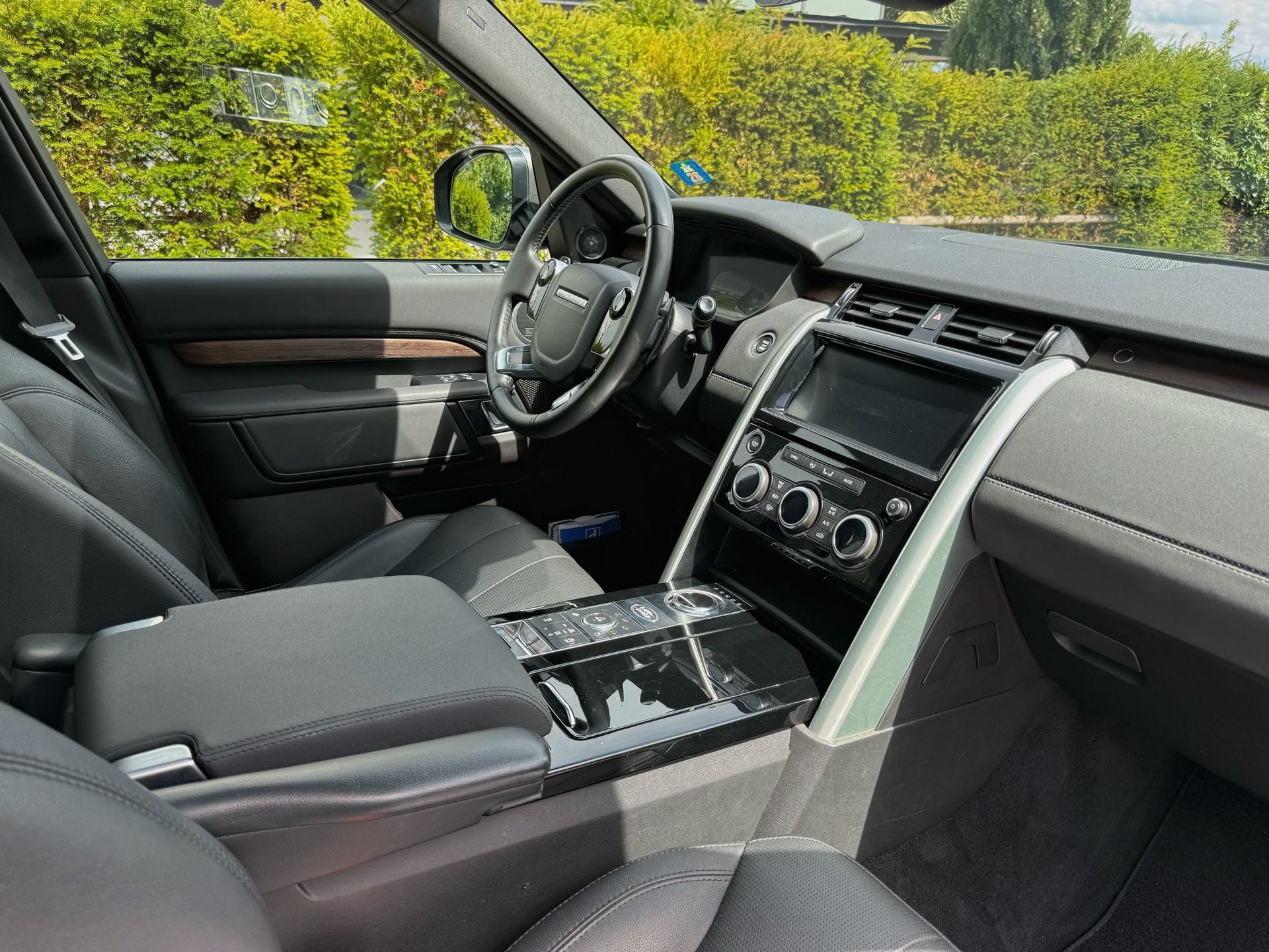 LAND ROVER Discovery 3.0 SDV6 HSE Automatic-image-7