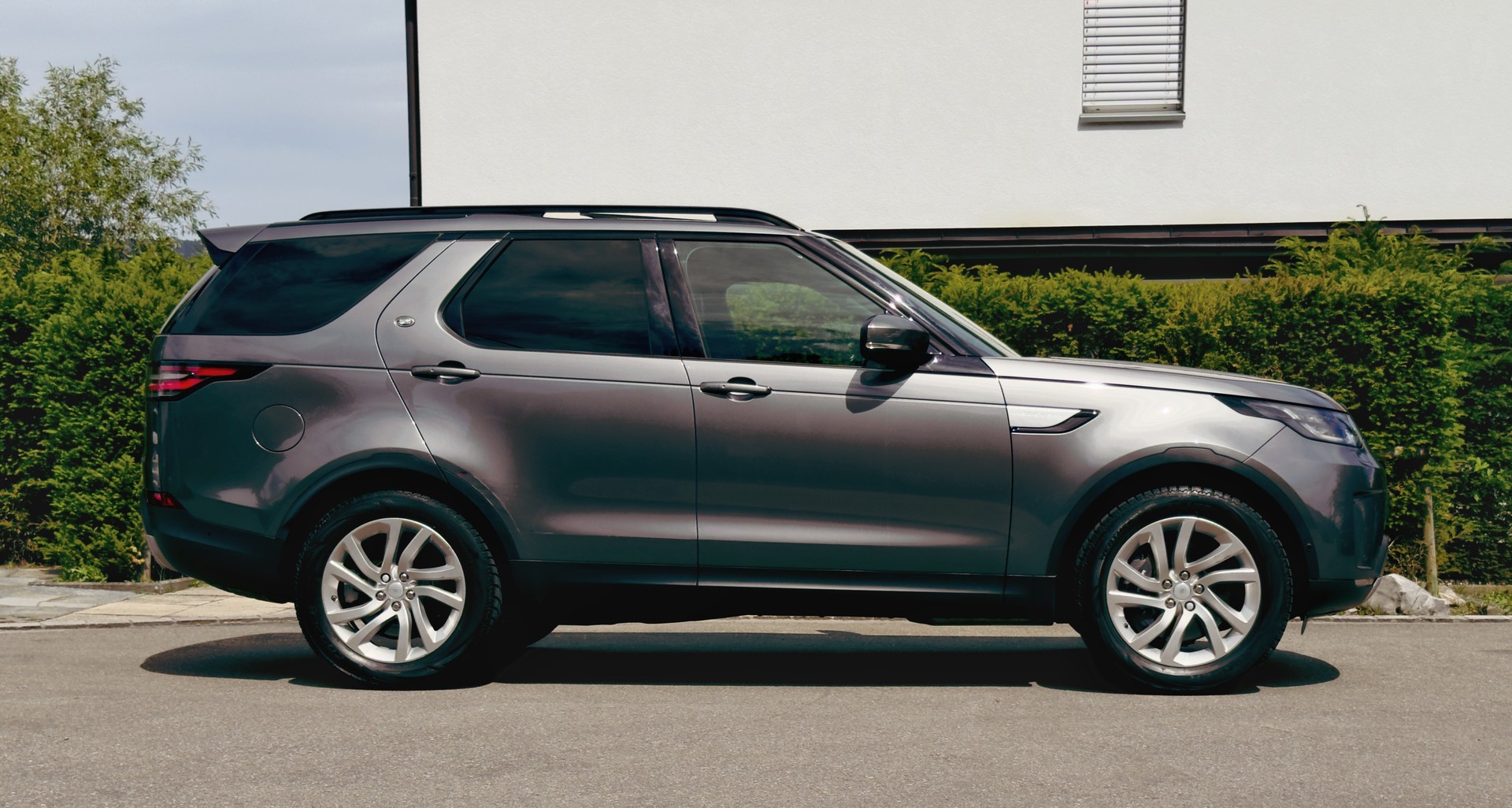 LAND ROVER Discovery 3.0 SDV6 HSE Automatic-image-1