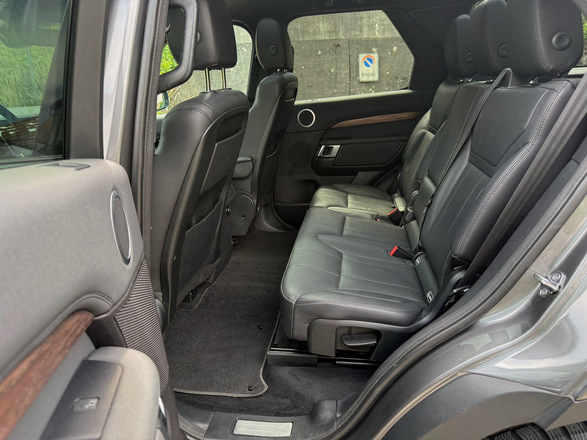 LAND ROVER Discovery 3.0 SDV6 HSE Automatic-image-11