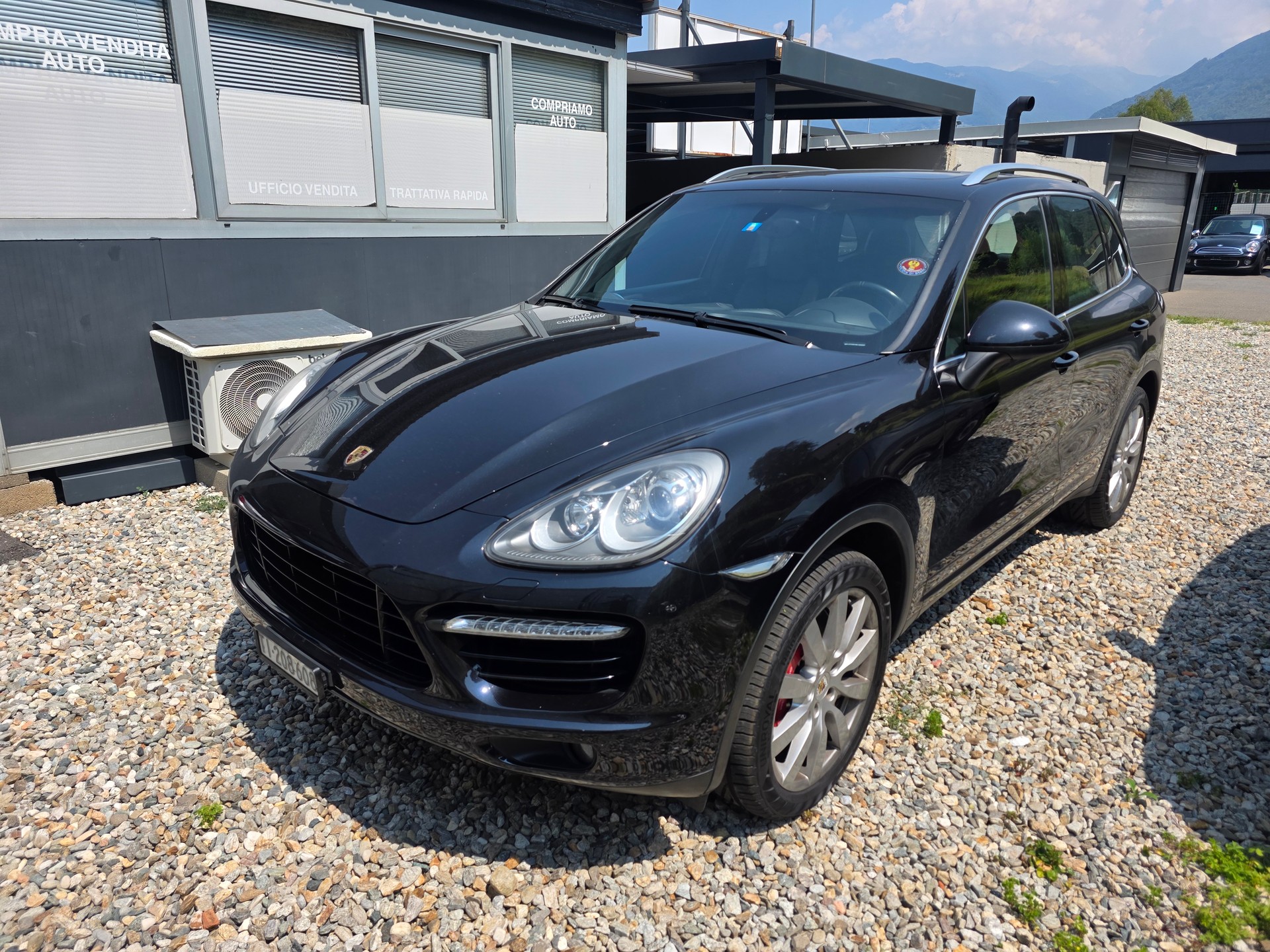 PORSCHE Cayenne Turbo-image-0