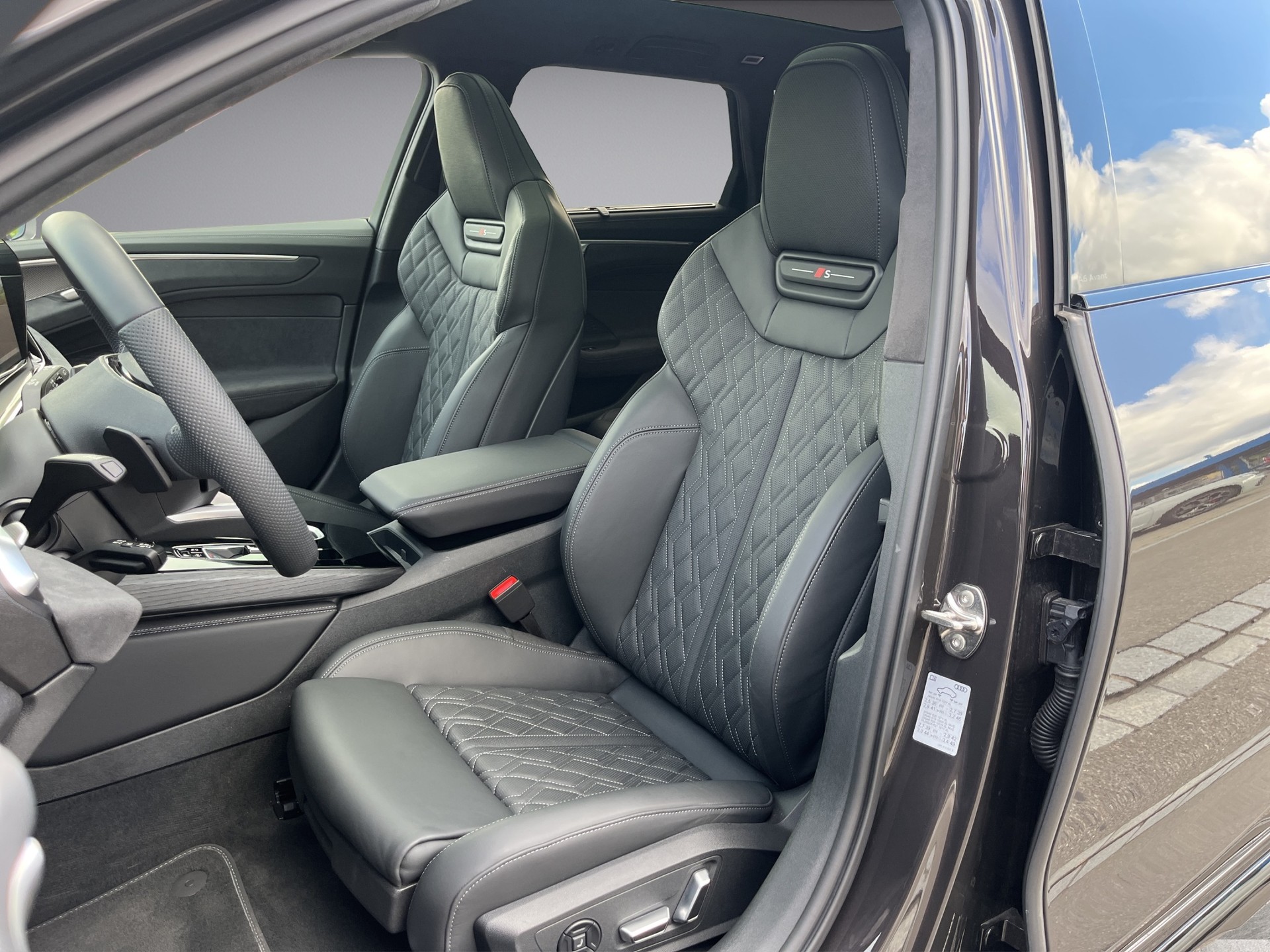 AUDI A6 Avant e-hybrid quattro 270 kW S tronic*ALL BLACK, Edition ONE, Panodach, S-Sportsitze, (5-Jahre Garantie)-image-9