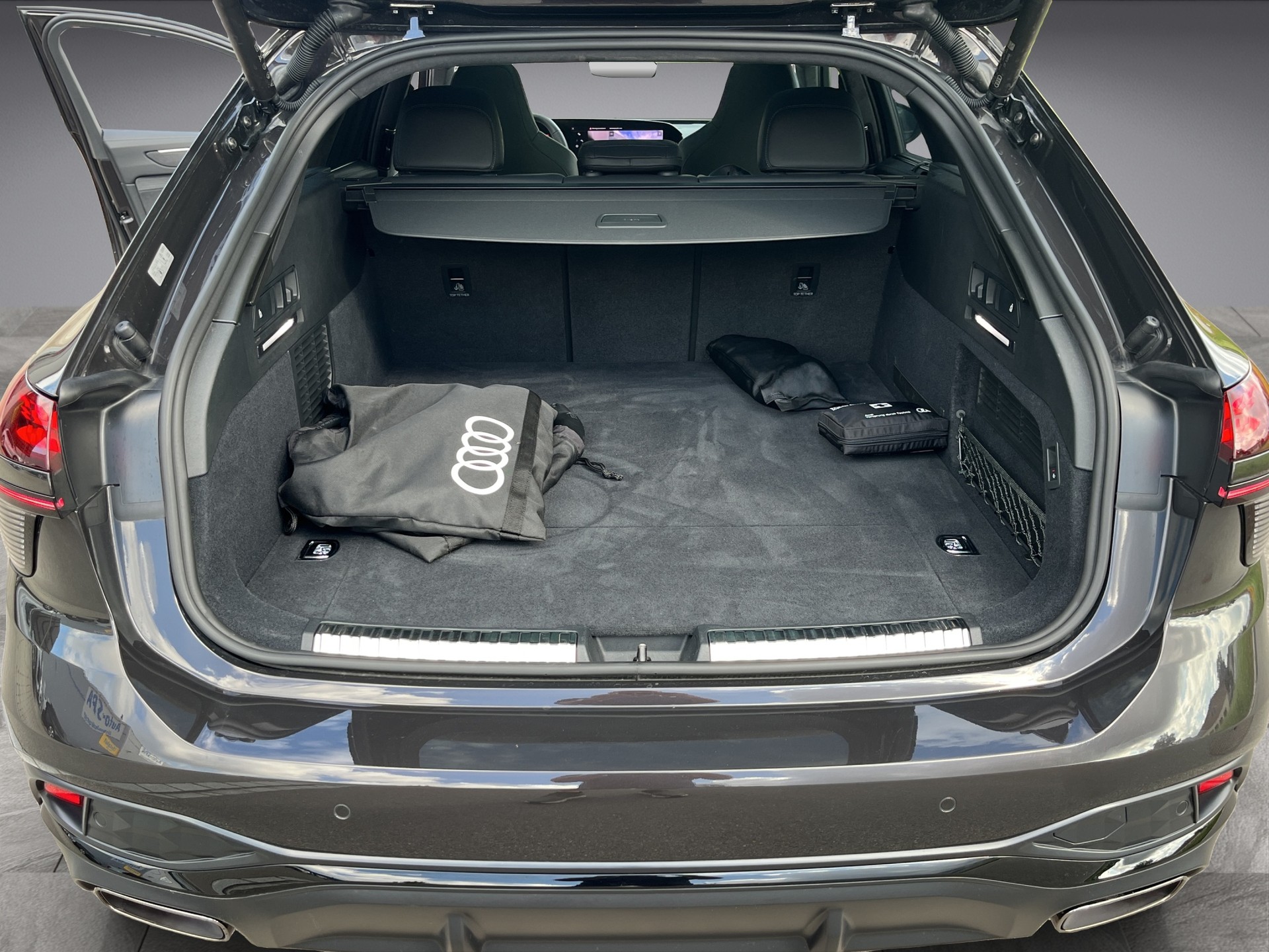 AUDI A6 Avant e-hybrid quattro 270 kW S tronic*ALL BLACK, Edition ONE, Panodach, S-Sportsitze, (5-Jahre Garantie)-image-14