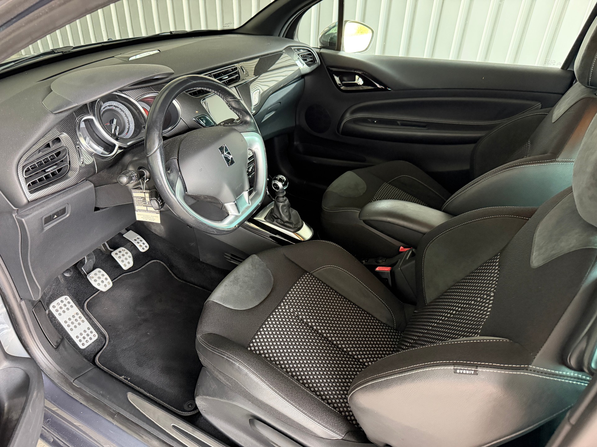 DS AUTOMOBILES DS3 1.6 THP Sport Chic Anniv.-image-9
