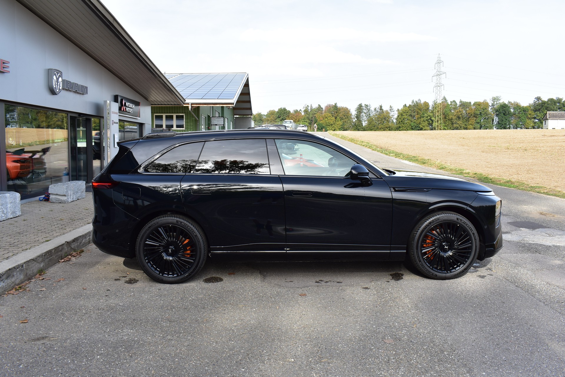 XPENG G9 93kWh Performance AWD-image-2