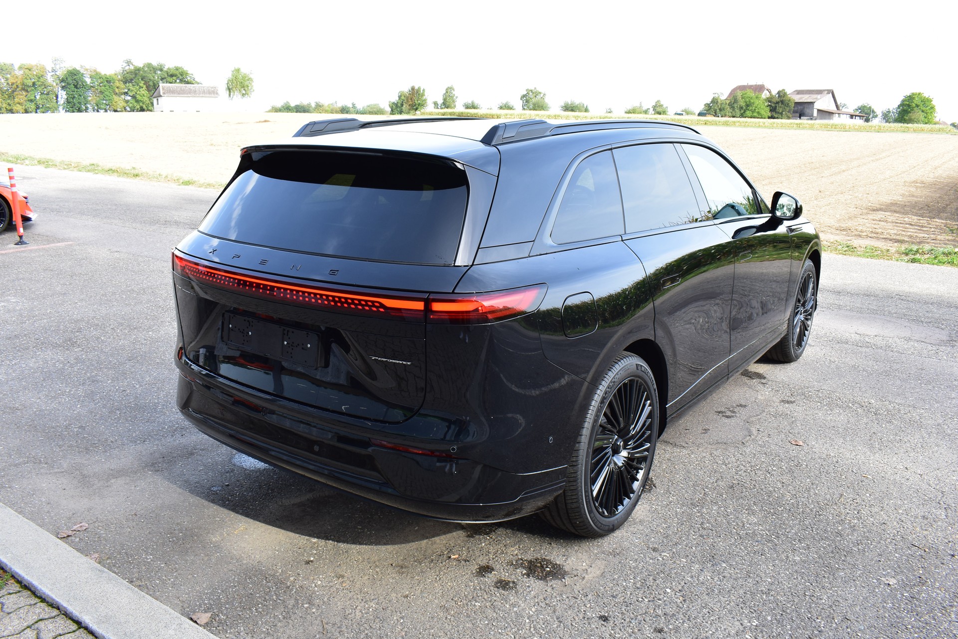XPENG G9 93kWh Performance AWD-image-3