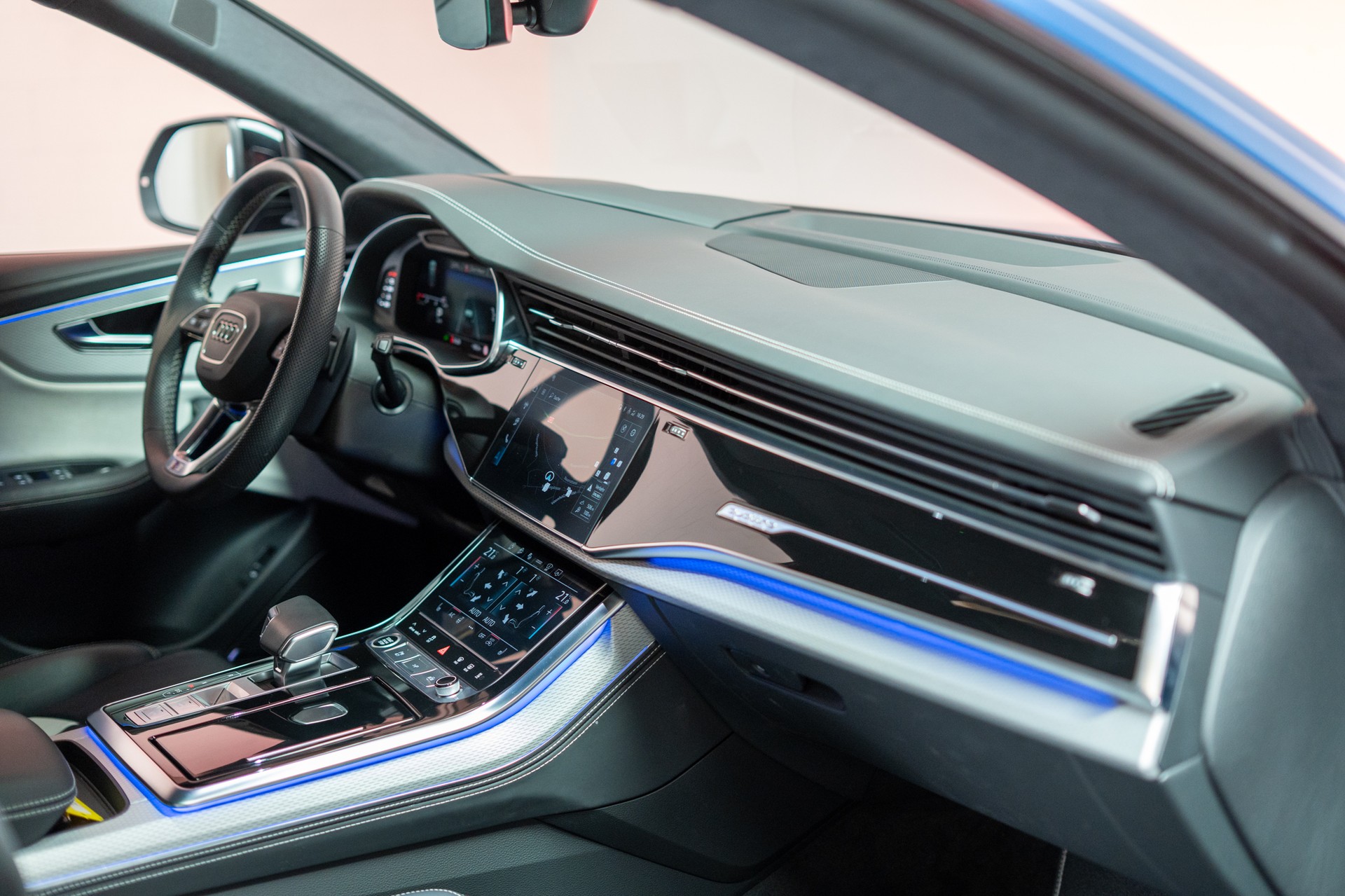 AUDI Q8 SUV 3.0 50 TDI quattro T-Tronic / S-Line / Panorama / 360°Kamera / Audi-Exclusive-image-17