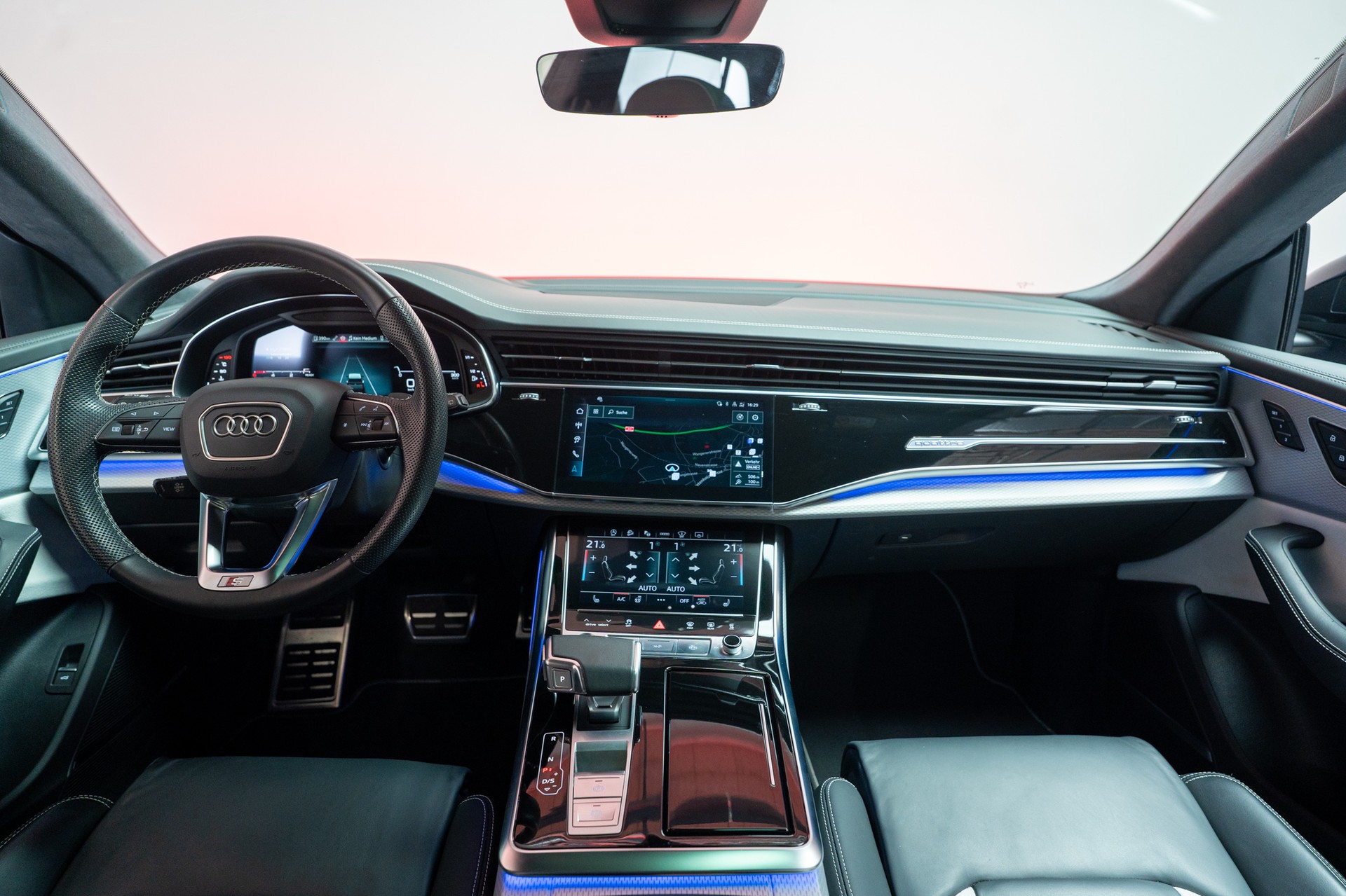 AUDI Q8 SUV 3.0 50 TDI quattro T-Tronic / S-Line / Panorama / 360°Kamera / Audi-Exclusive-image-19