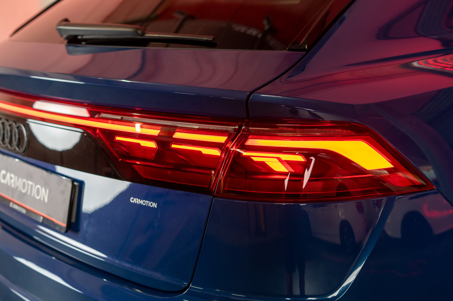 AUDI Q8 SUV 3.0 50 TDI quattro T-Tronic / S-Line / Panorama / 360°Kamera / Audi-Exclusive-image-4
