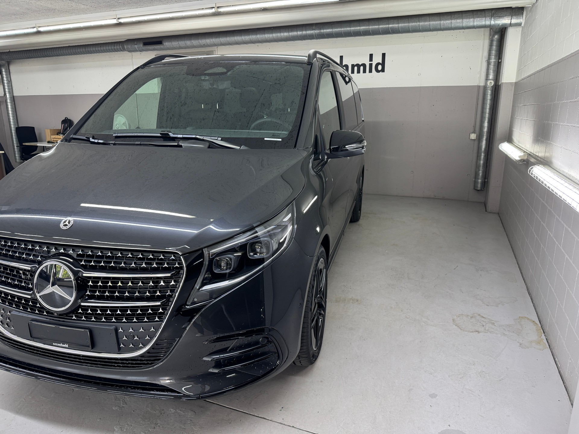 MERCEDES-BENZ V 300 d 4MATIC EXCLUSIVE Swiss Edition 3200mm L-showroom-element-3