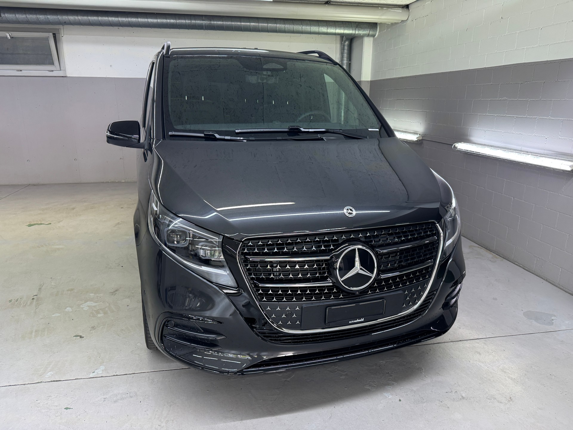 MERCEDES-BENZ V 300 d 4MATIC EXCLUSIVE Swiss Edition 3200mm L-showroom-element-1