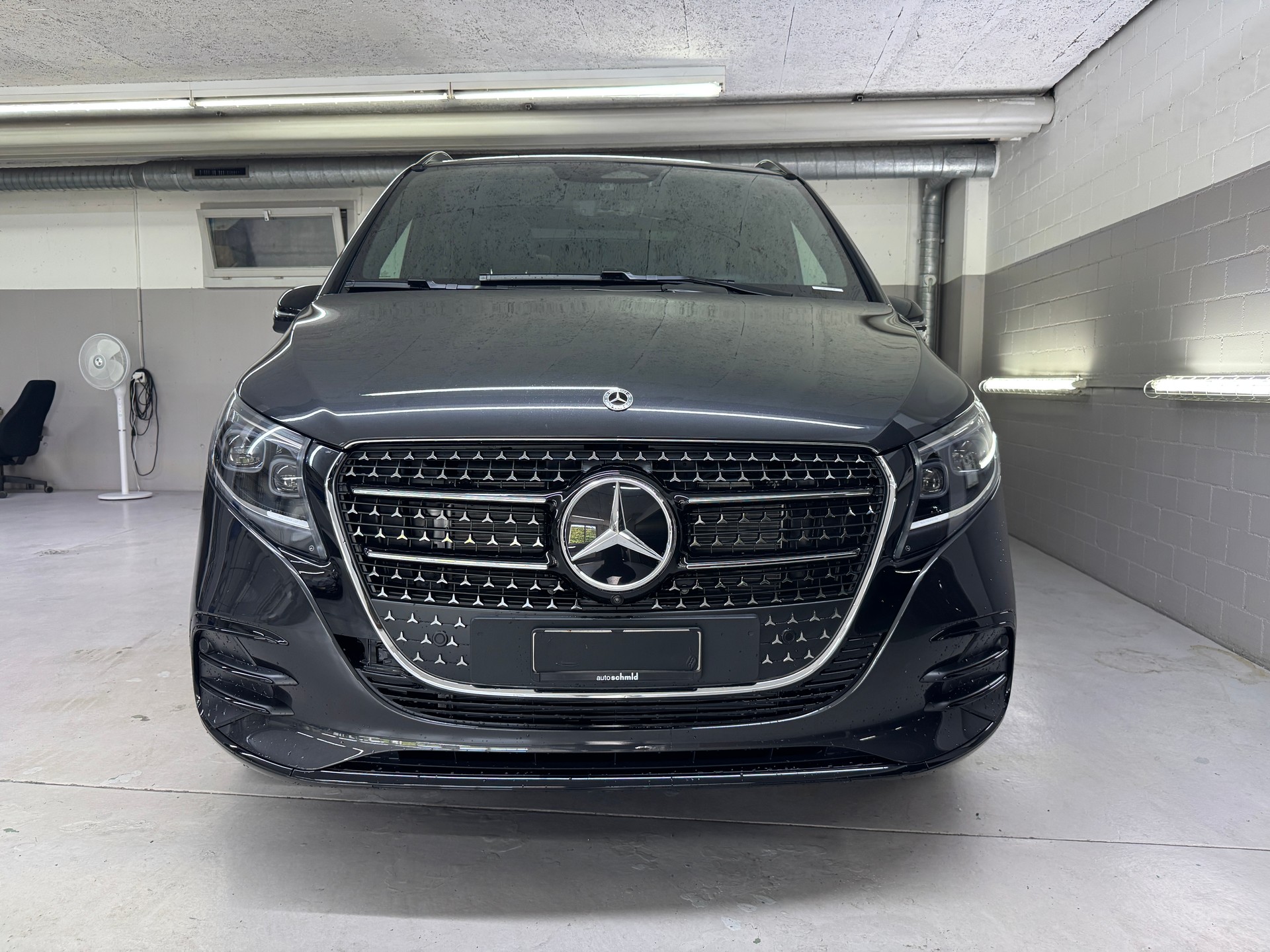 MERCEDES-BENZ V 300 d 4MATIC EXCLUSIVE Swiss Edition 3200mm L-showroom-element-2