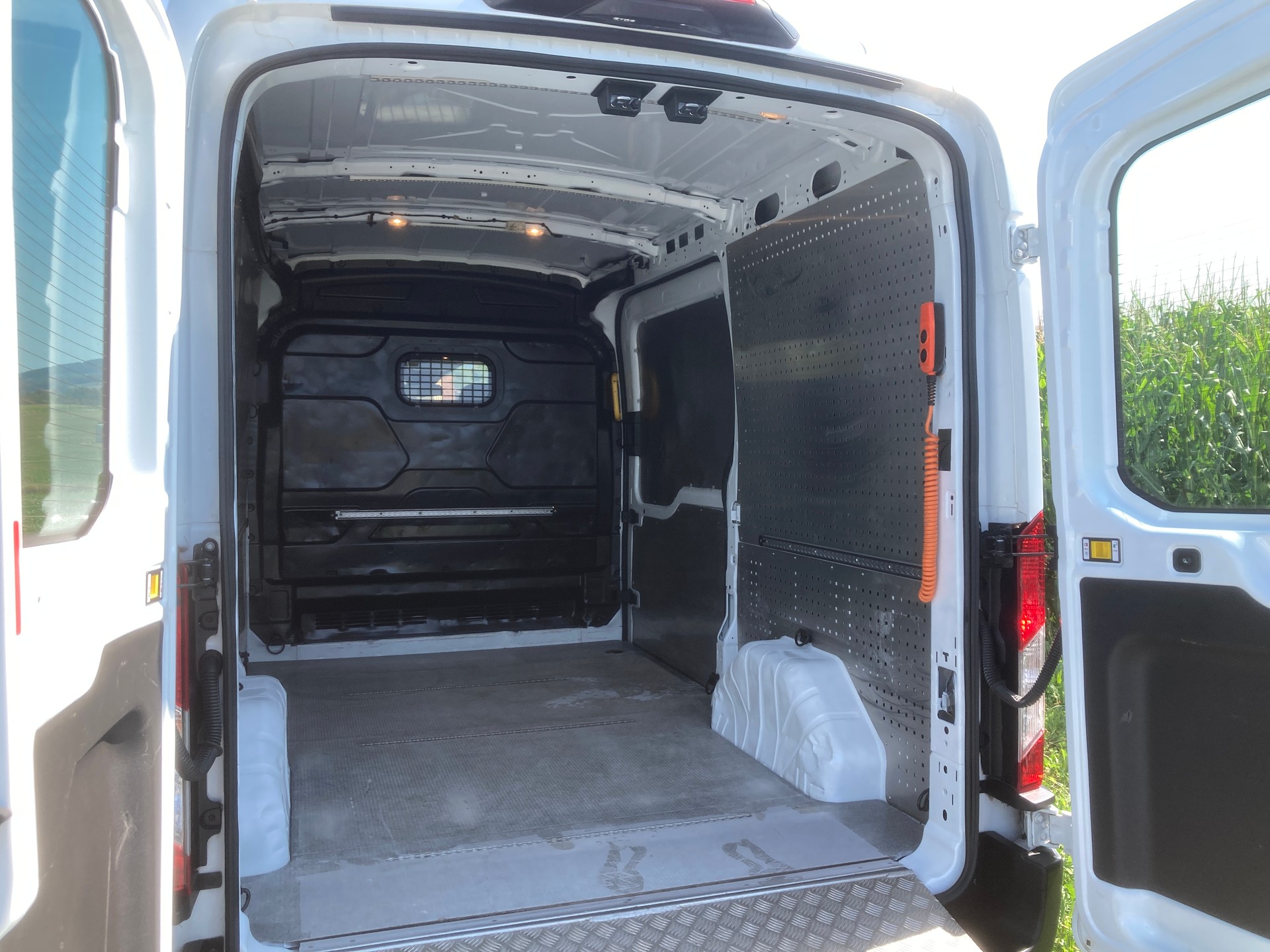 FORD Transit Van 350 L2 Trend 2.0 TDCi 130 mit Hebebühne-image-6