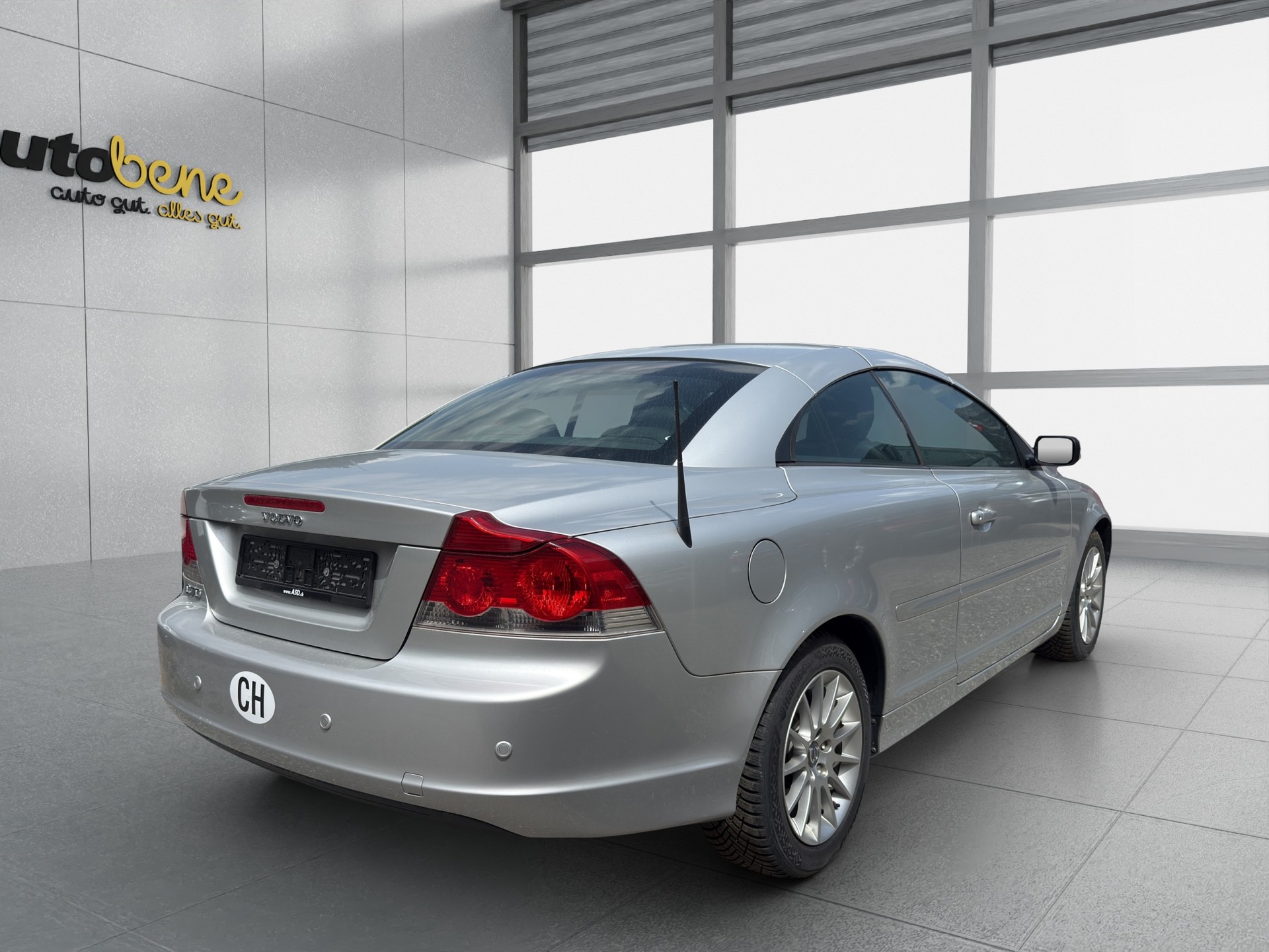 VOLVO C70 2.4 Summum-image-3