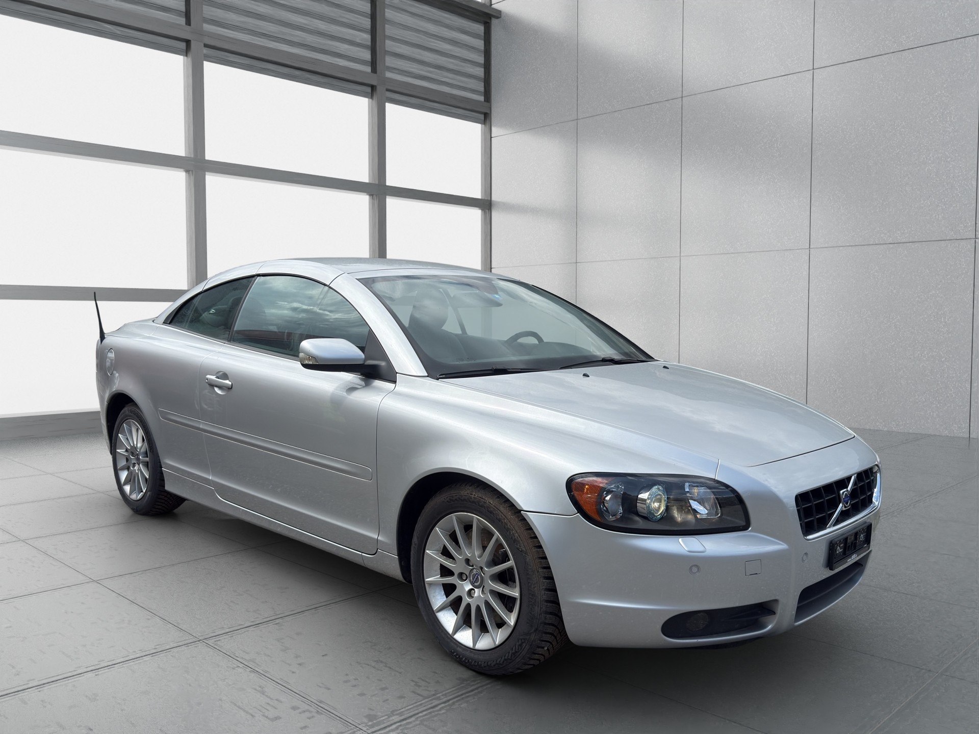 VOLVO C70 2.4 Summum-image-4