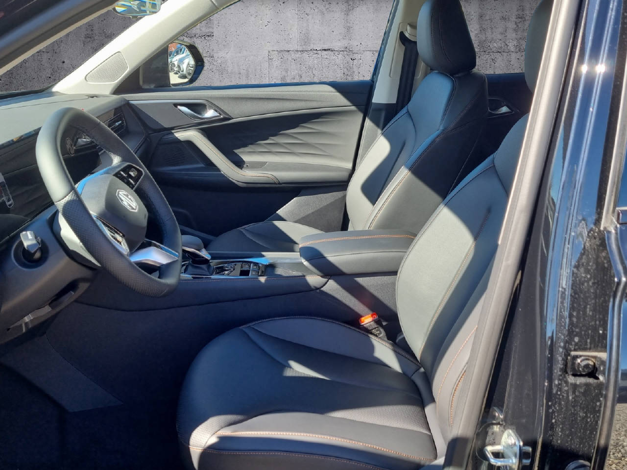 MG HS 1.5 Hybrid Luxury-image-4