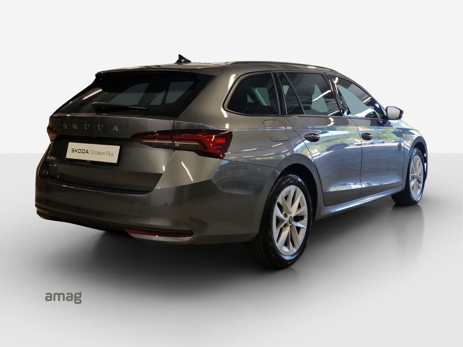 SKODA Octavia Combi 1.5 TSI mHEV DSG Selection-image-4