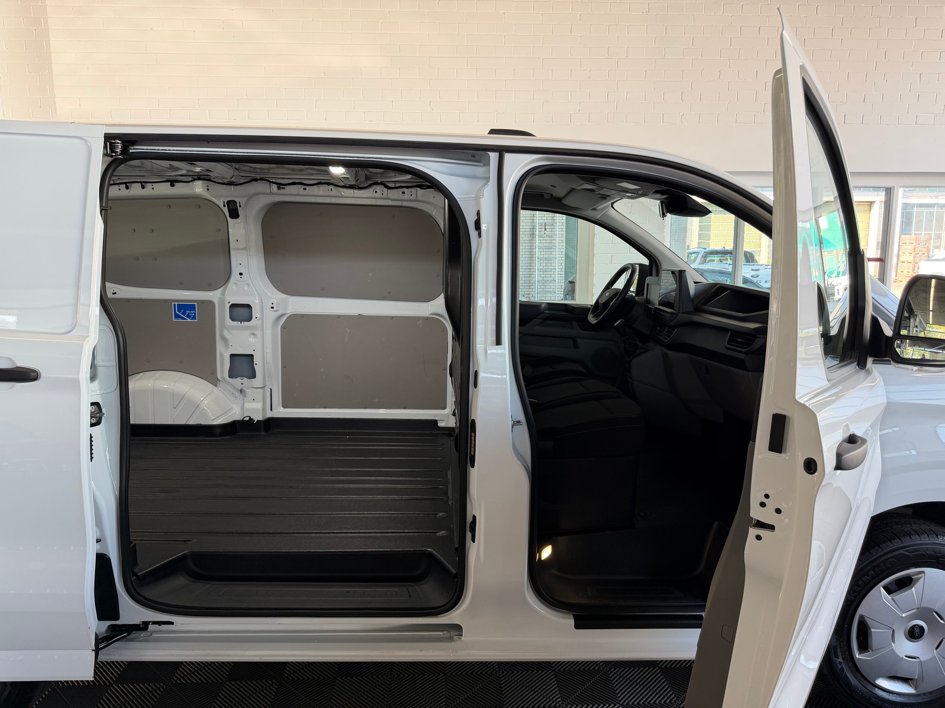 FORD Transit Custom Van 280 L1H1 Trend * 136PS * KLIMA * NAVI / APPLE CAR PLAY * RÜCKFAHRKAMERA *-image-9