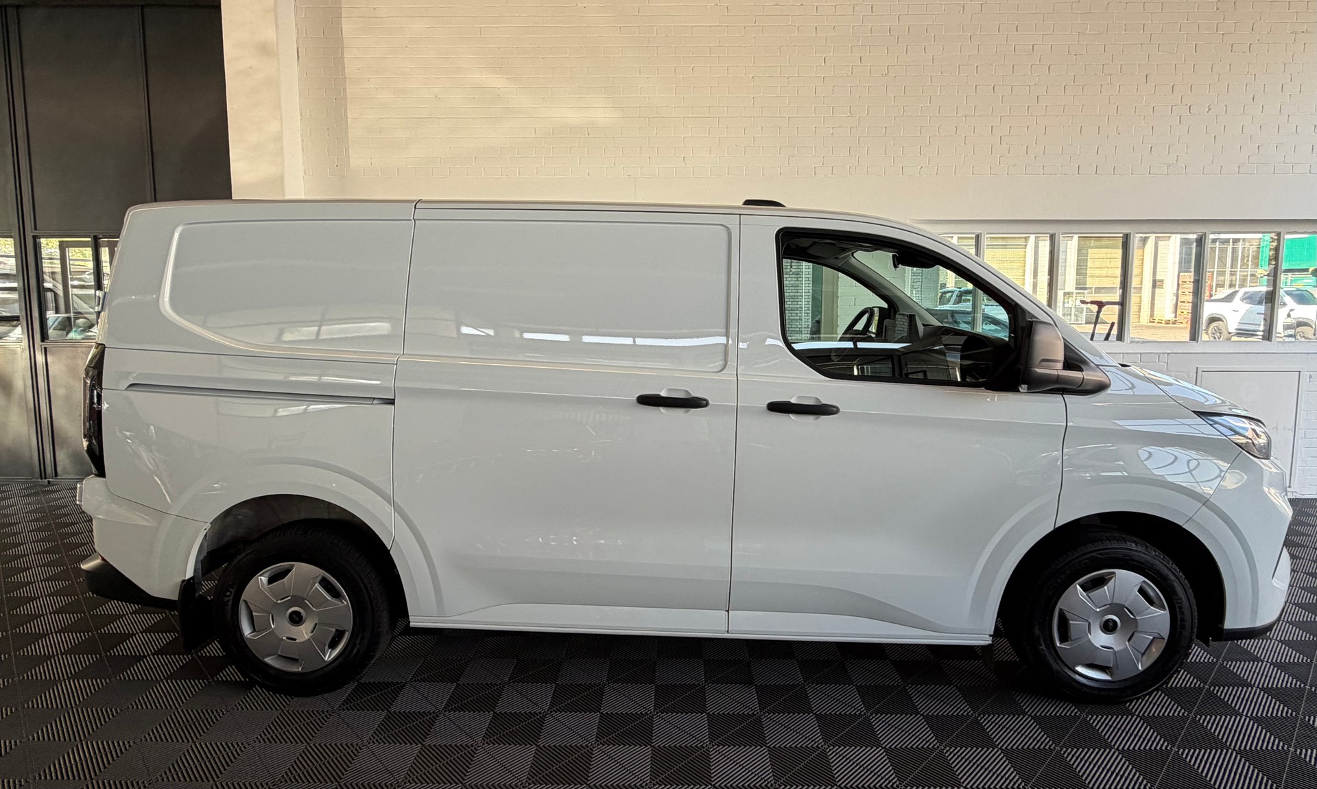 FORD Transit Custom Van 280 L1H1 Trend * 136PS * KLIMA * NAVI / APPLE CAR PLAY * RÜCKFAHRKAMERA *-image-1