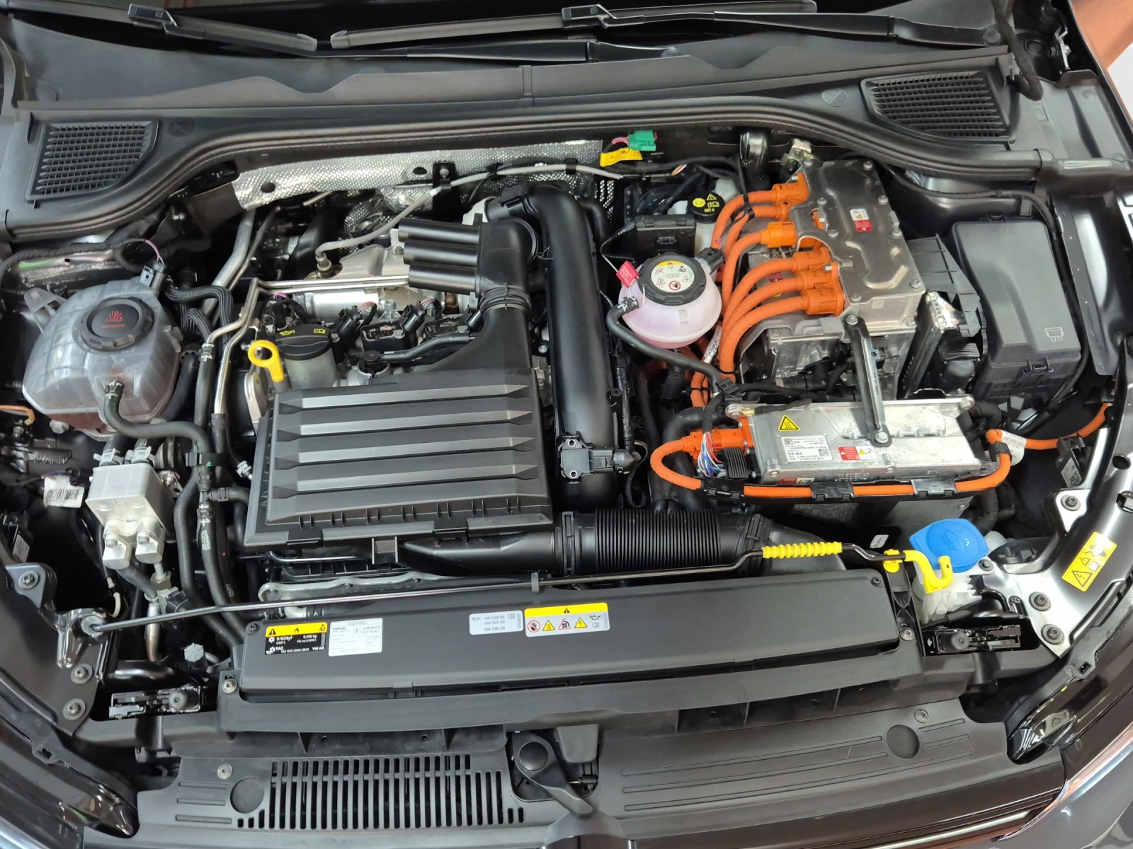 VW Golf 1.4 TSI PHEV GTE-image-15