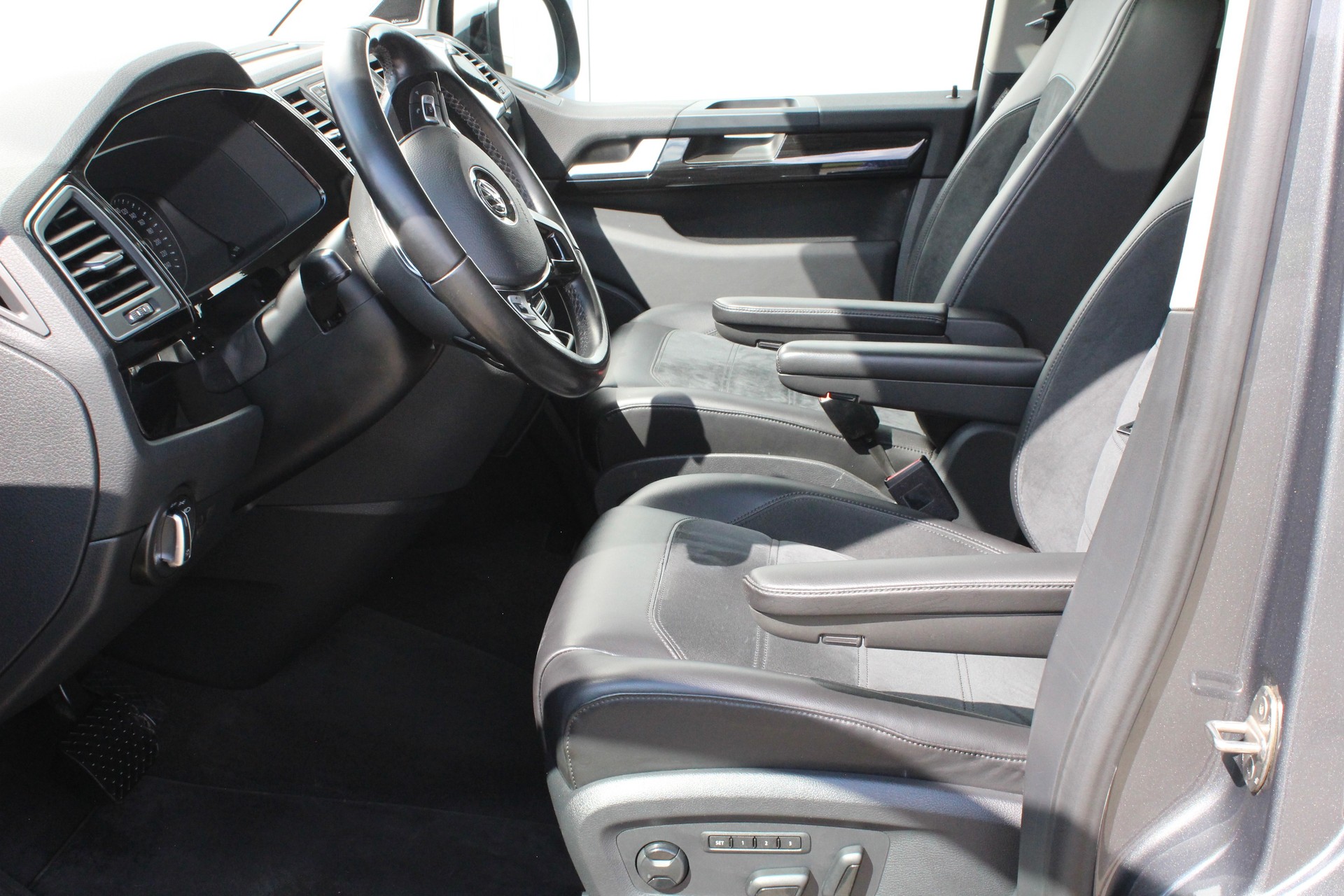 VW T6 Multivan 2.0 TDI Highline DSG 4 Motion-image-4