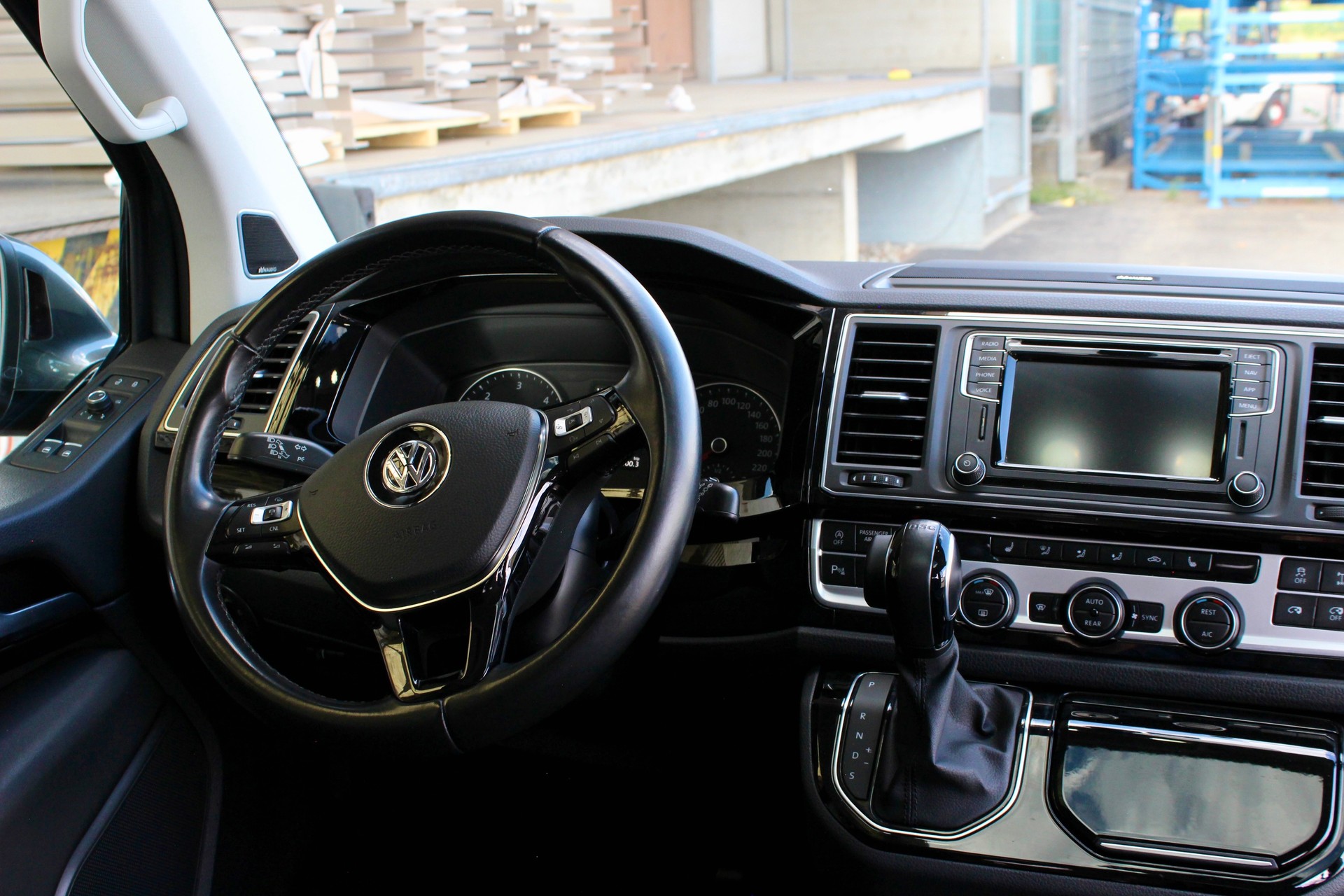 VW T6 Multivan 2.0 TDI Highline DSG 4 Motion-image-6