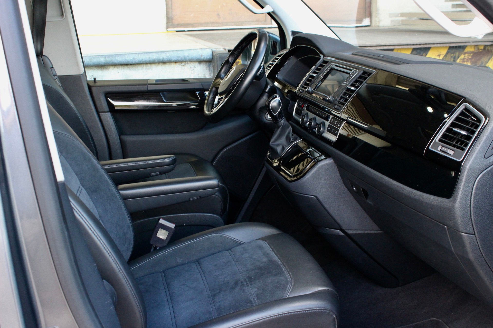 VW T6 Multivan 2.0 TDI Highline DSG 4 Motion-image-5